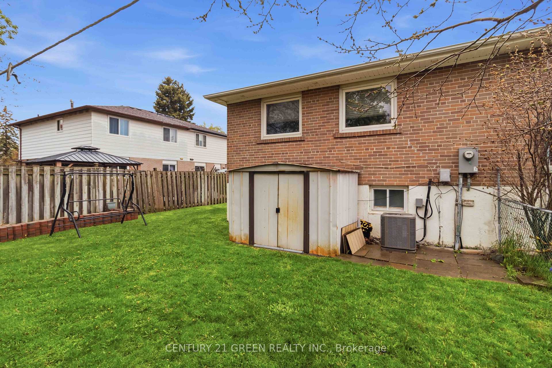 Photo 33 of 74 Davenport Crescent, Brampton, Southgate — HOMEH