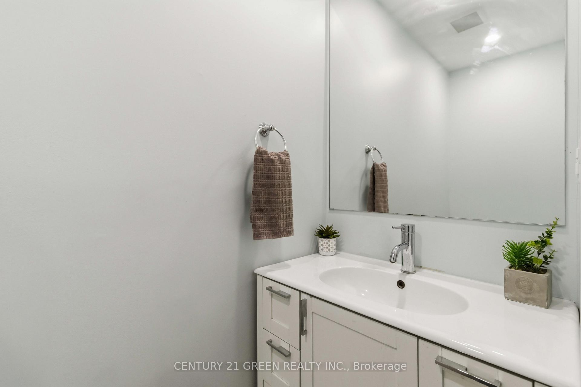 Photo 36 of 74 Davenport Crescent, Brampton, Southgate — HOMEH