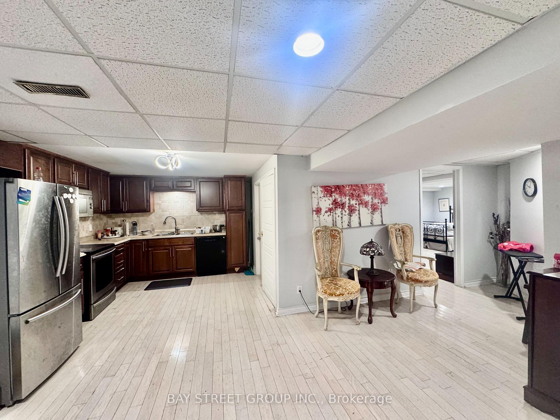 Photo 5 of Unit Lower, 2082 Burbank Drive, Mississauga, Erin Mills — HOMEH
