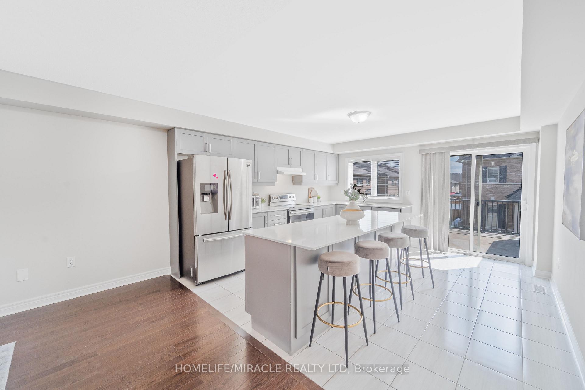 Photo 9 of 11 Finegan Circle, Brampton, Northwest Brampton — HOMEH