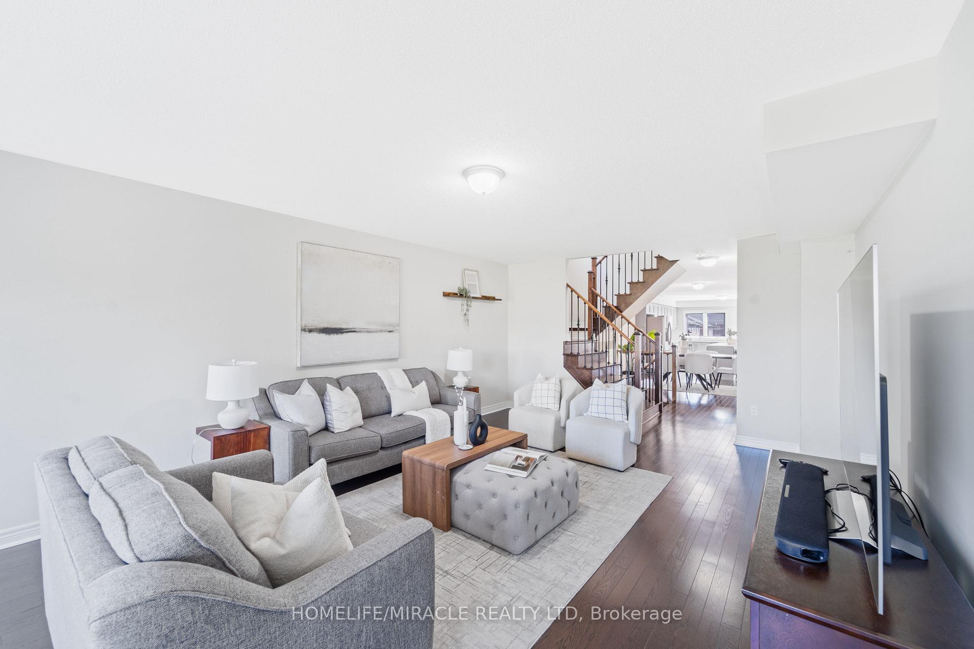 Photo 15 of 11 Finegan Circle, Brampton, Northwest Brampton — HOMEH