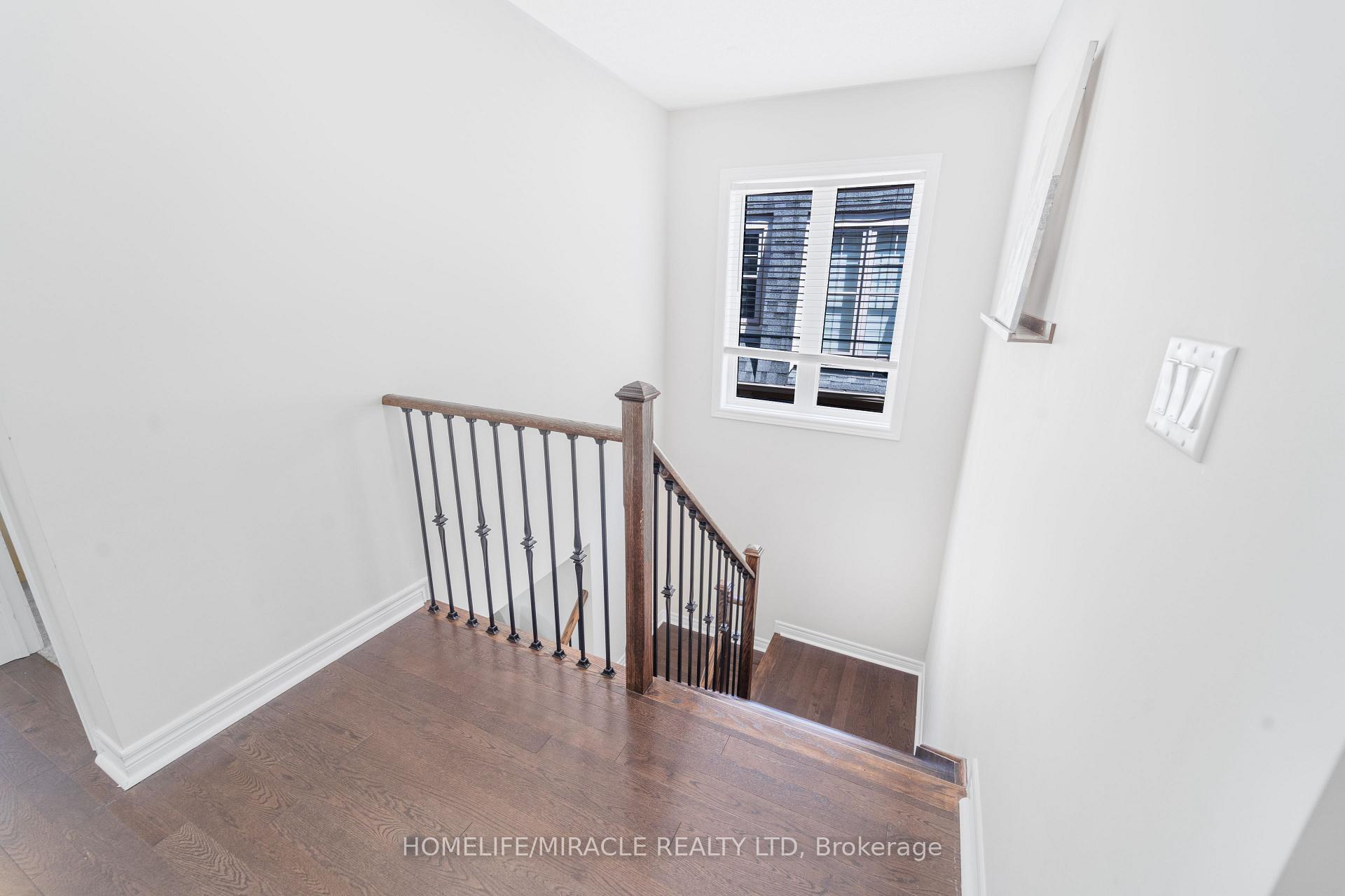 Photo 16 of 11 Finegan Circle, Brampton, Northwest Brampton — HOMEH