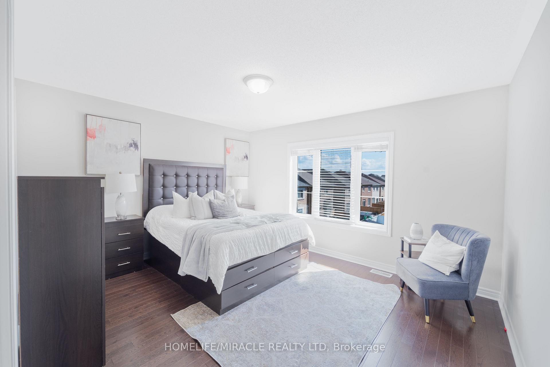Photo 17 of 11 Finegan Circle, Brampton, Northwest Brampton — HOMEH