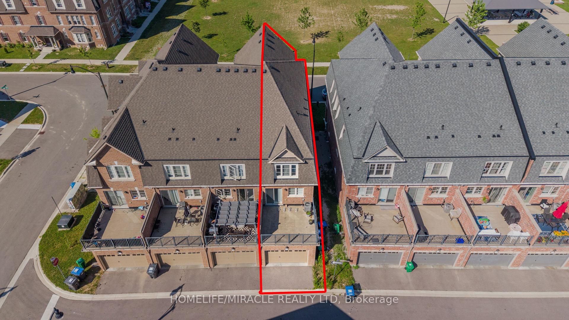 Photo 38 of 11 Finegan Circle, Brampton, Northwest Brampton — HOMEH