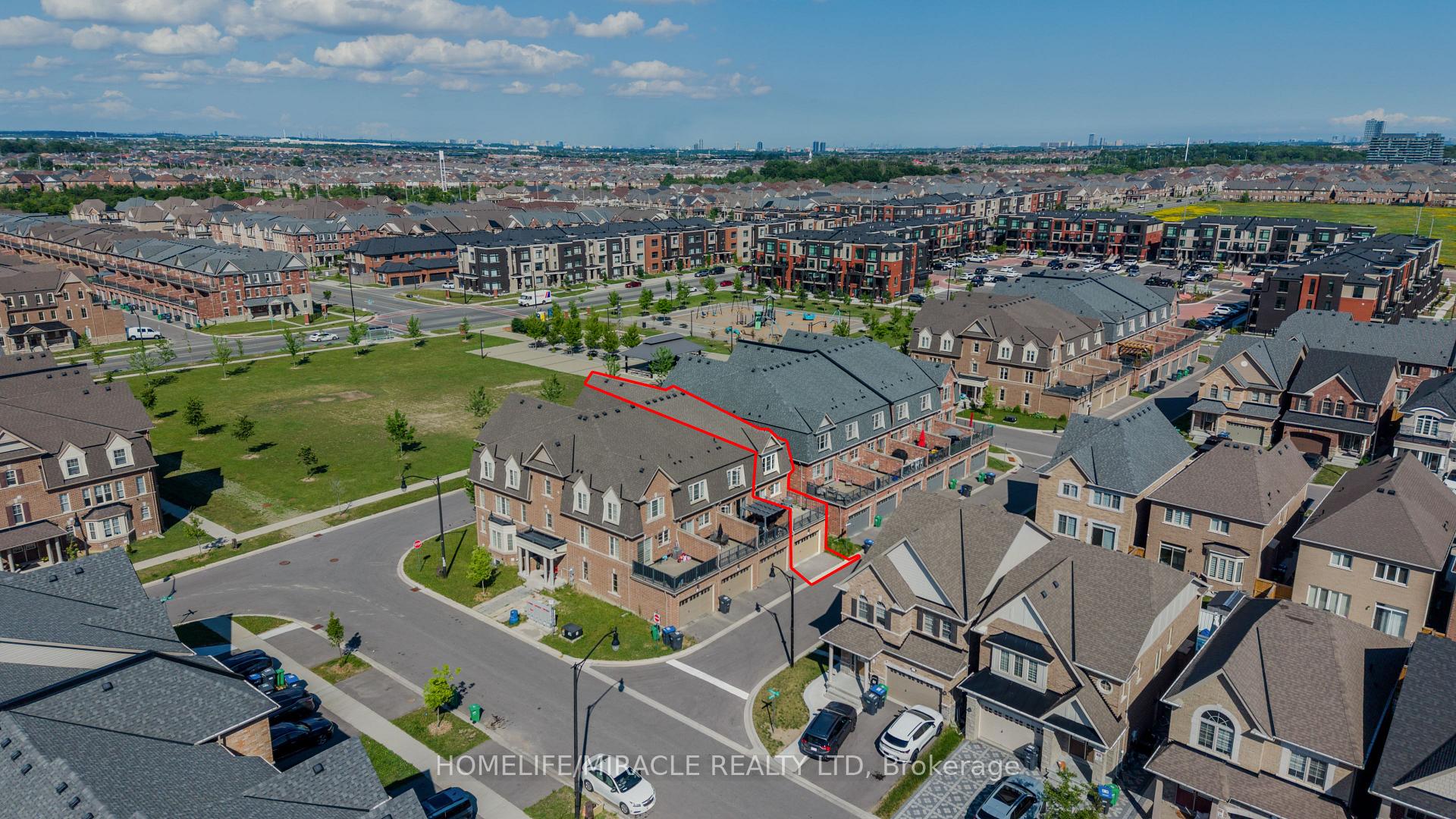 Photo 40 of 11 Finegan Circle, Brampton, Northwest Brampton — HOMEH