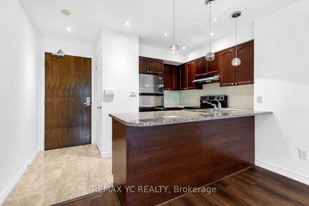 Front of Unit 216, 35 Hollywood Avenue