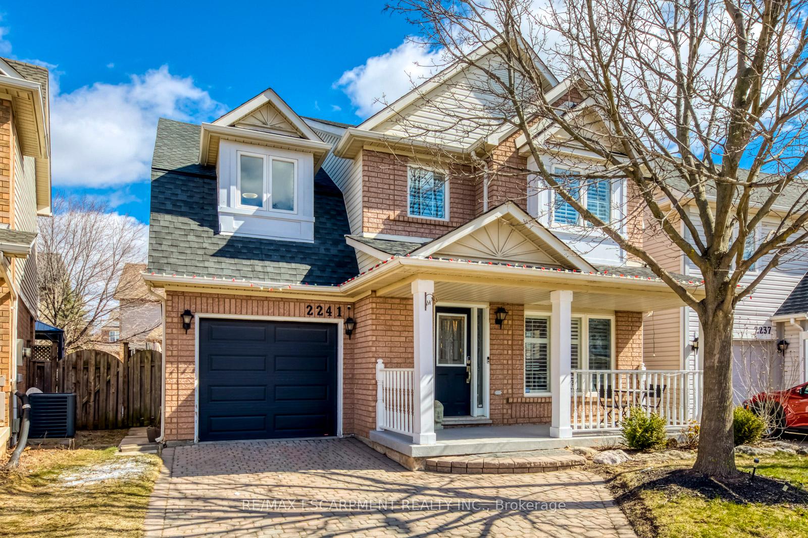Front of 2241 Shadetree Avenue