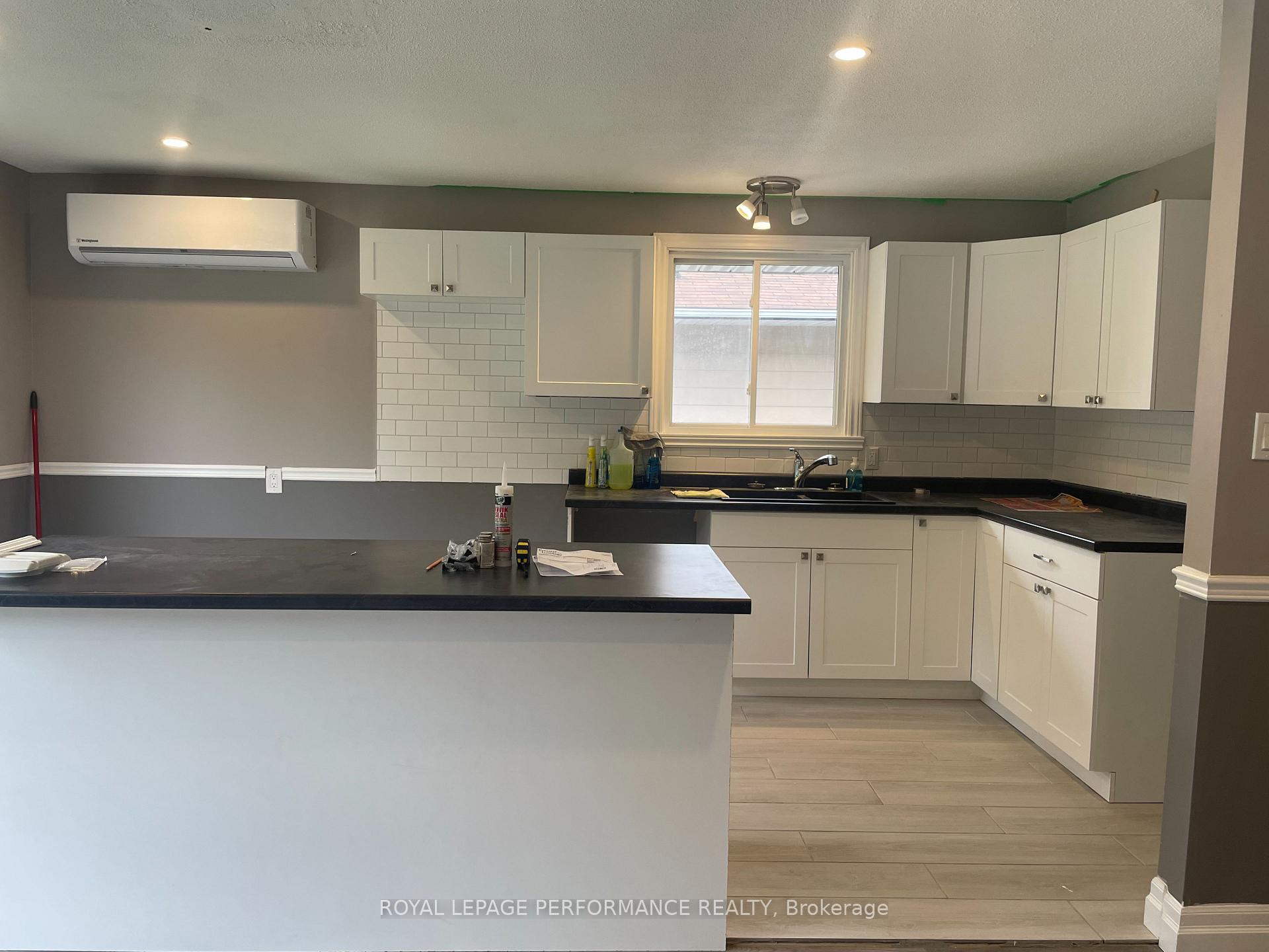 Photo 3 of 624 Dundas Crescent, Cornwall, Cornwall — HOMEH