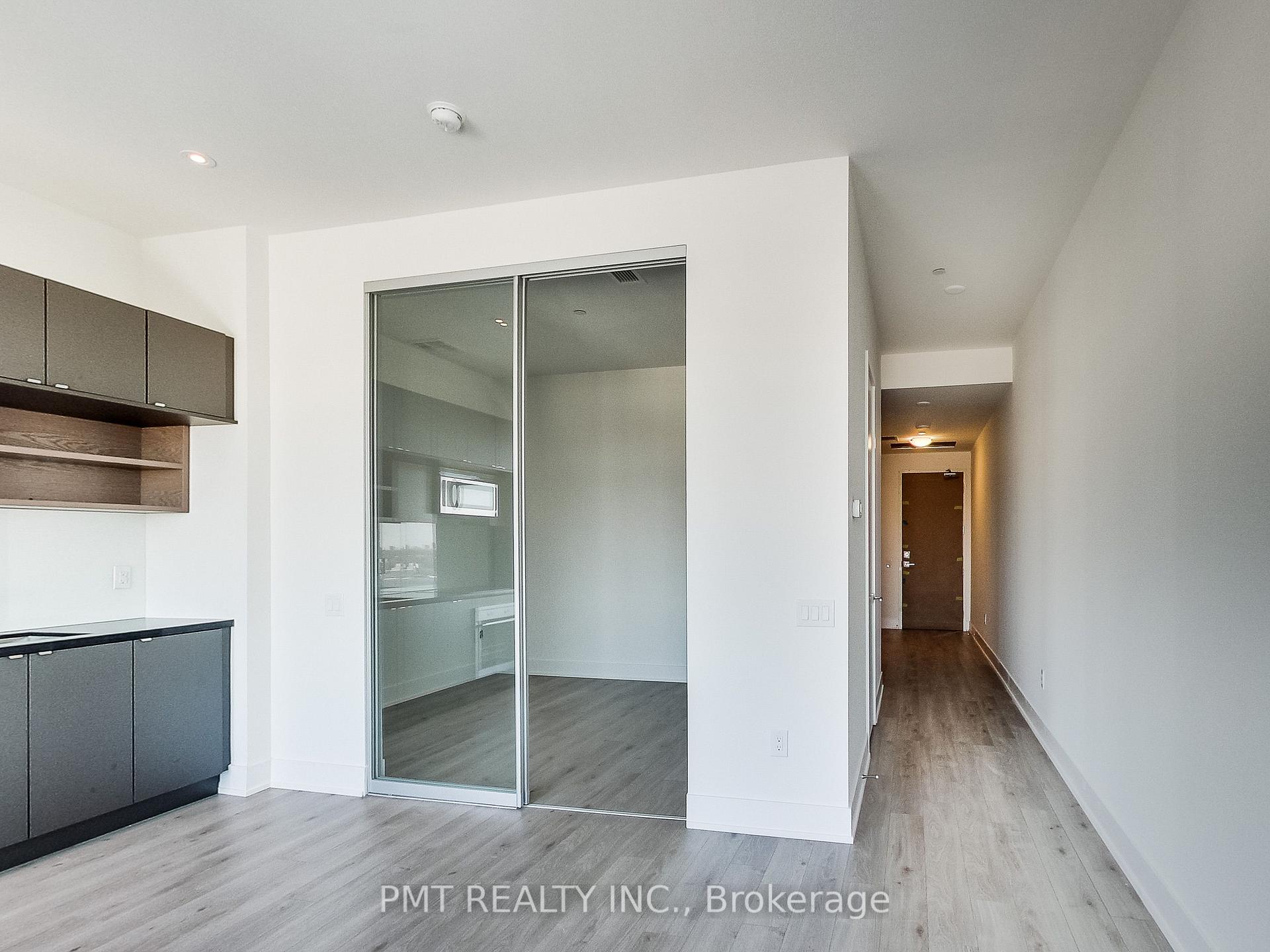 Photo 2 of Unit 1525, 111 St. Clair Avenue W, Toronto, Yonge-St. Clair — HOMEH