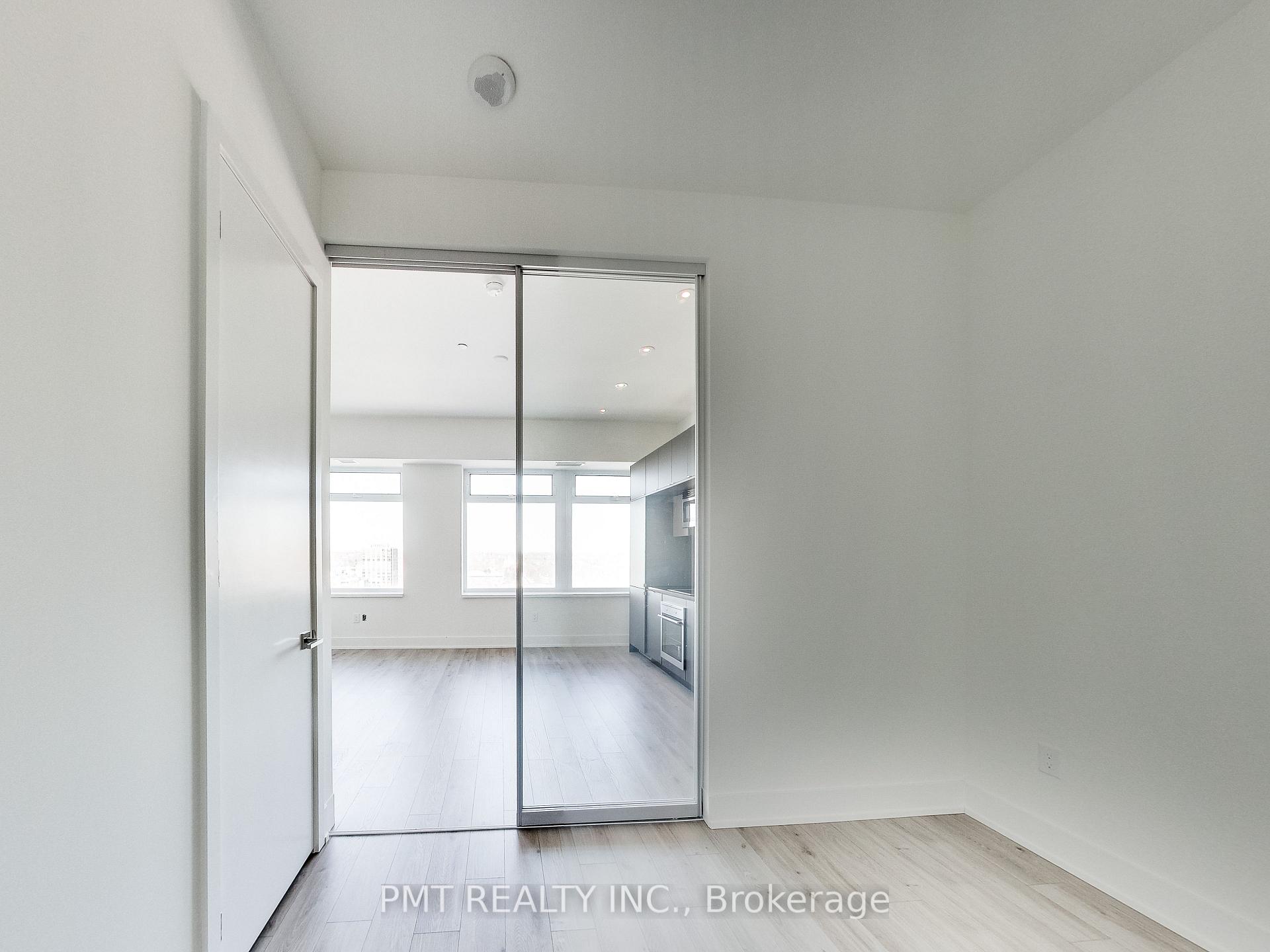 Photo 8 of Unit 1525, 111 St. Clair Avenue W, Toronto, Yonge-St. Clair — HOMEH