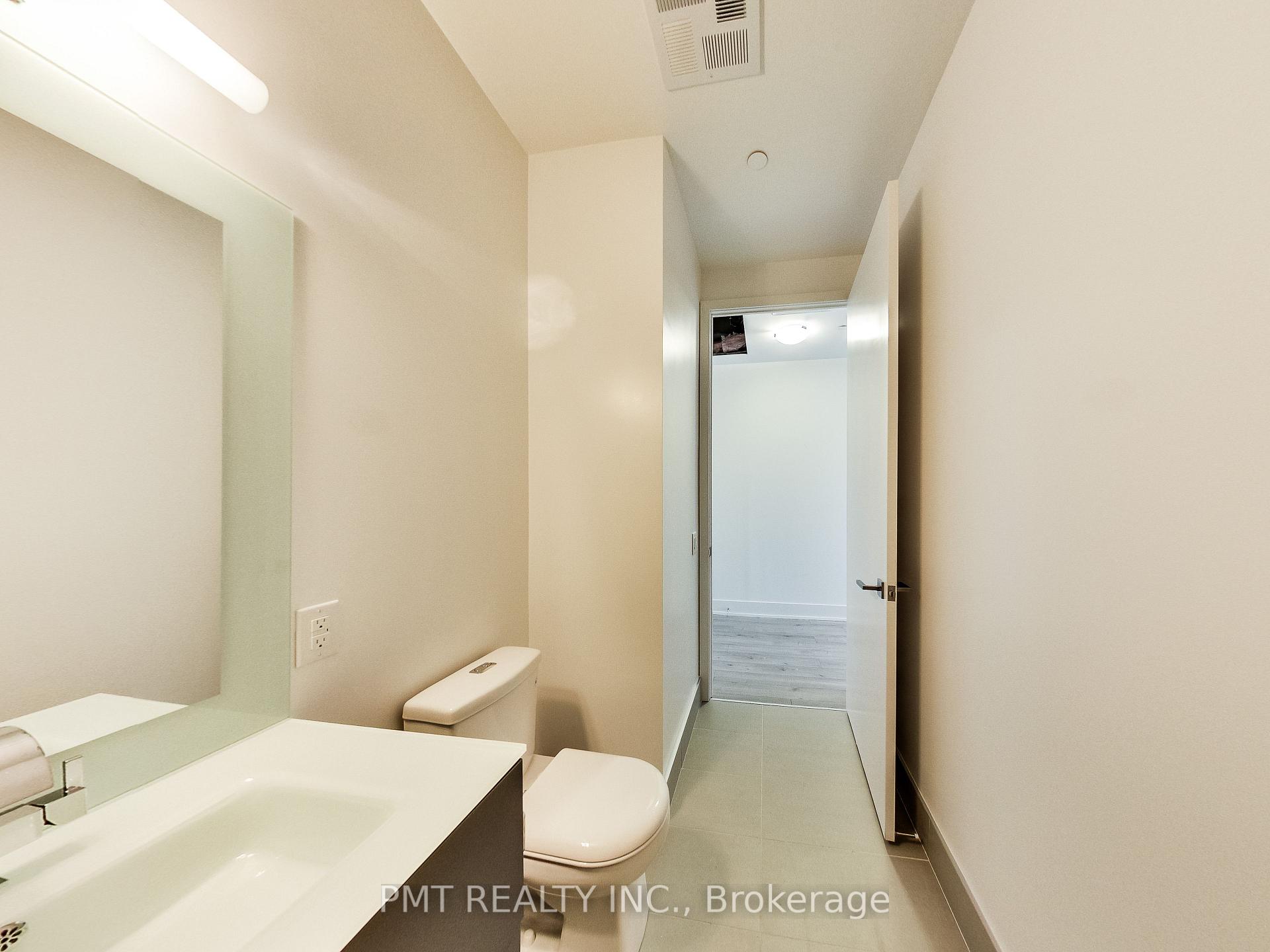 Photo 14 of Unit 1525, 111 St. Clair Avenue W, Toronto, Yonge-St. Clair — HOMEH