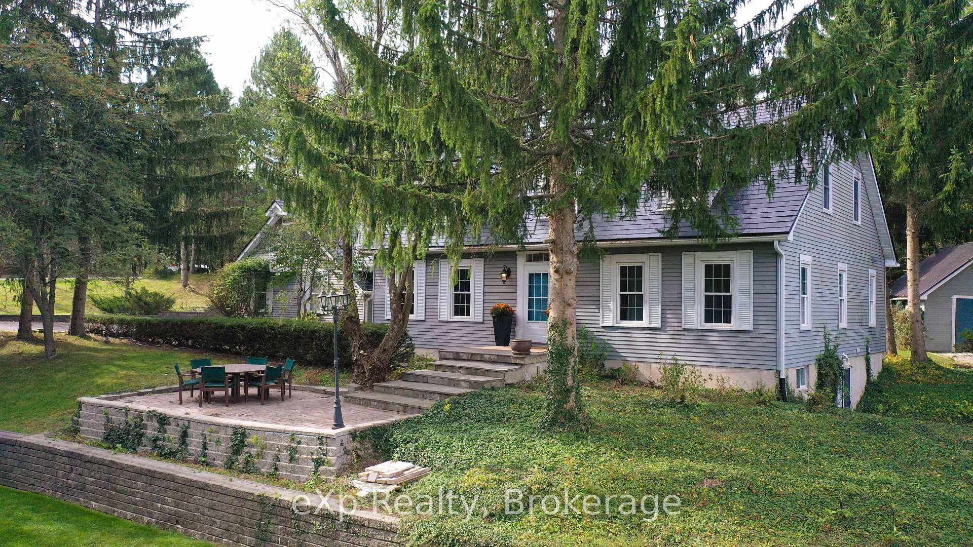 Photo of 2039 Blacklock Street