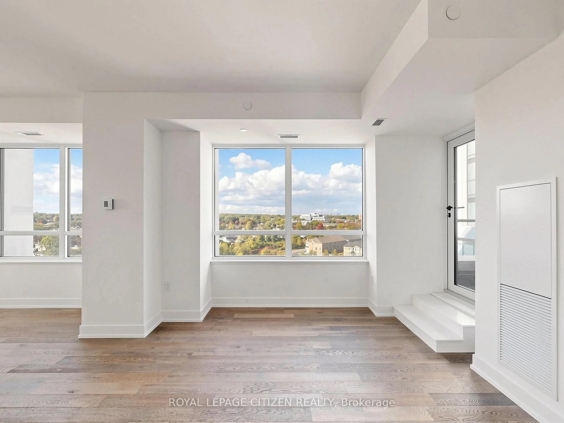 Photo 16 of Unit 907, 1063 Douglas McCurdy Comm, Mississauga, Lakeview — HOMEH
