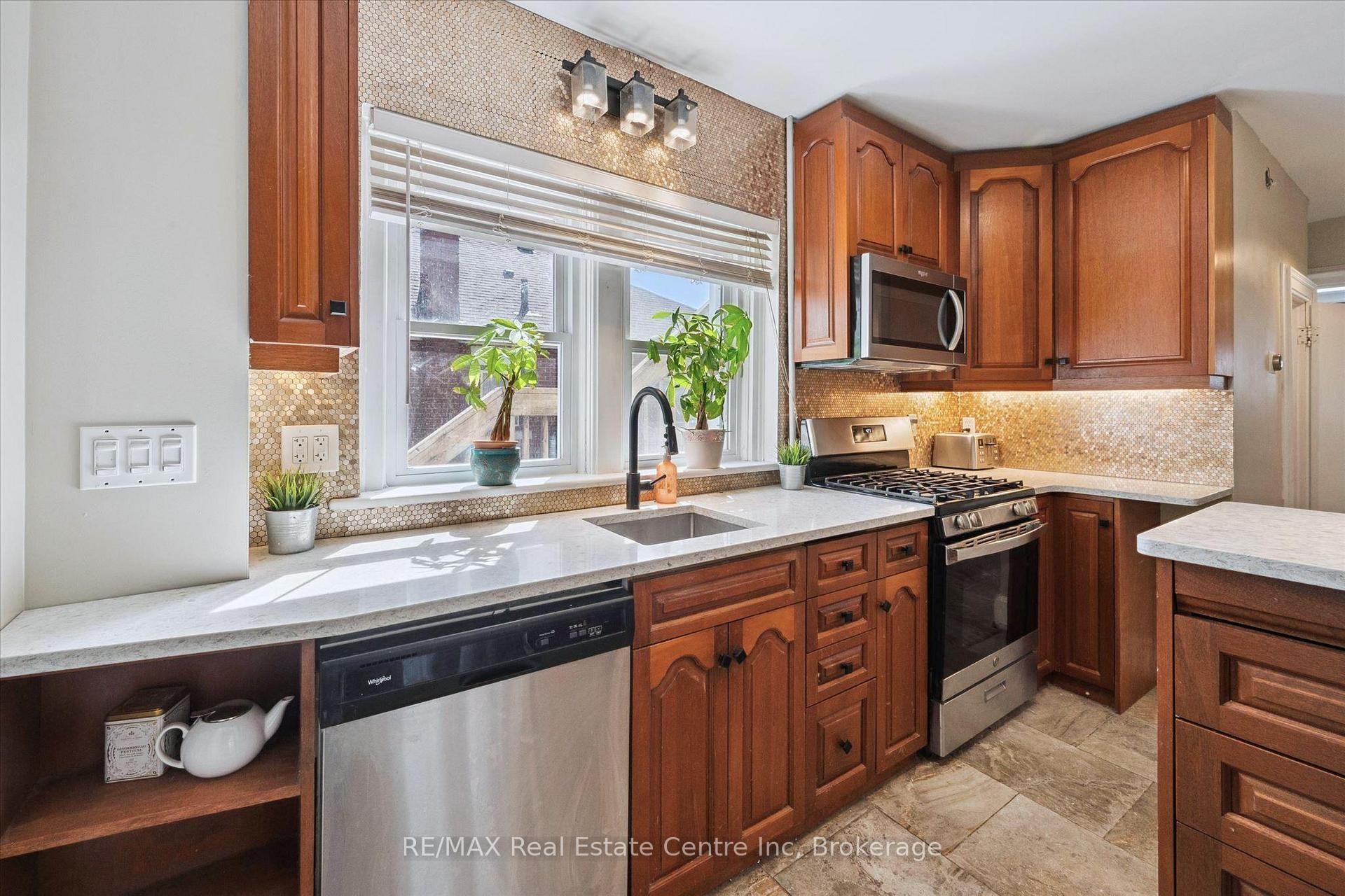 Photo 5 of 314 Paisley Road, Guelph, Junction/Onward Willow — HOMEH