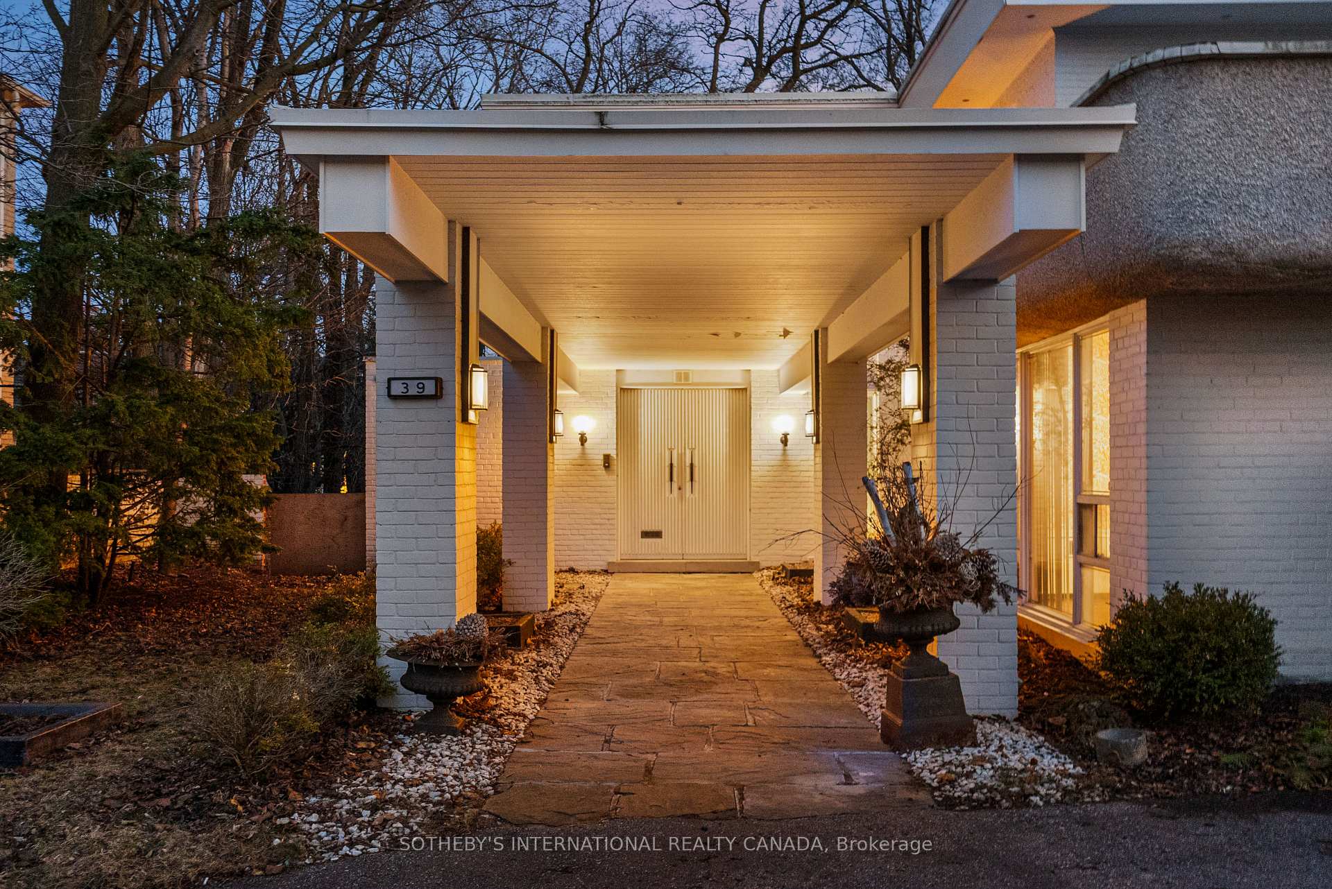 Photo 3 of 39 Burton Road, Toronto, Forest Hill South — HOMEH