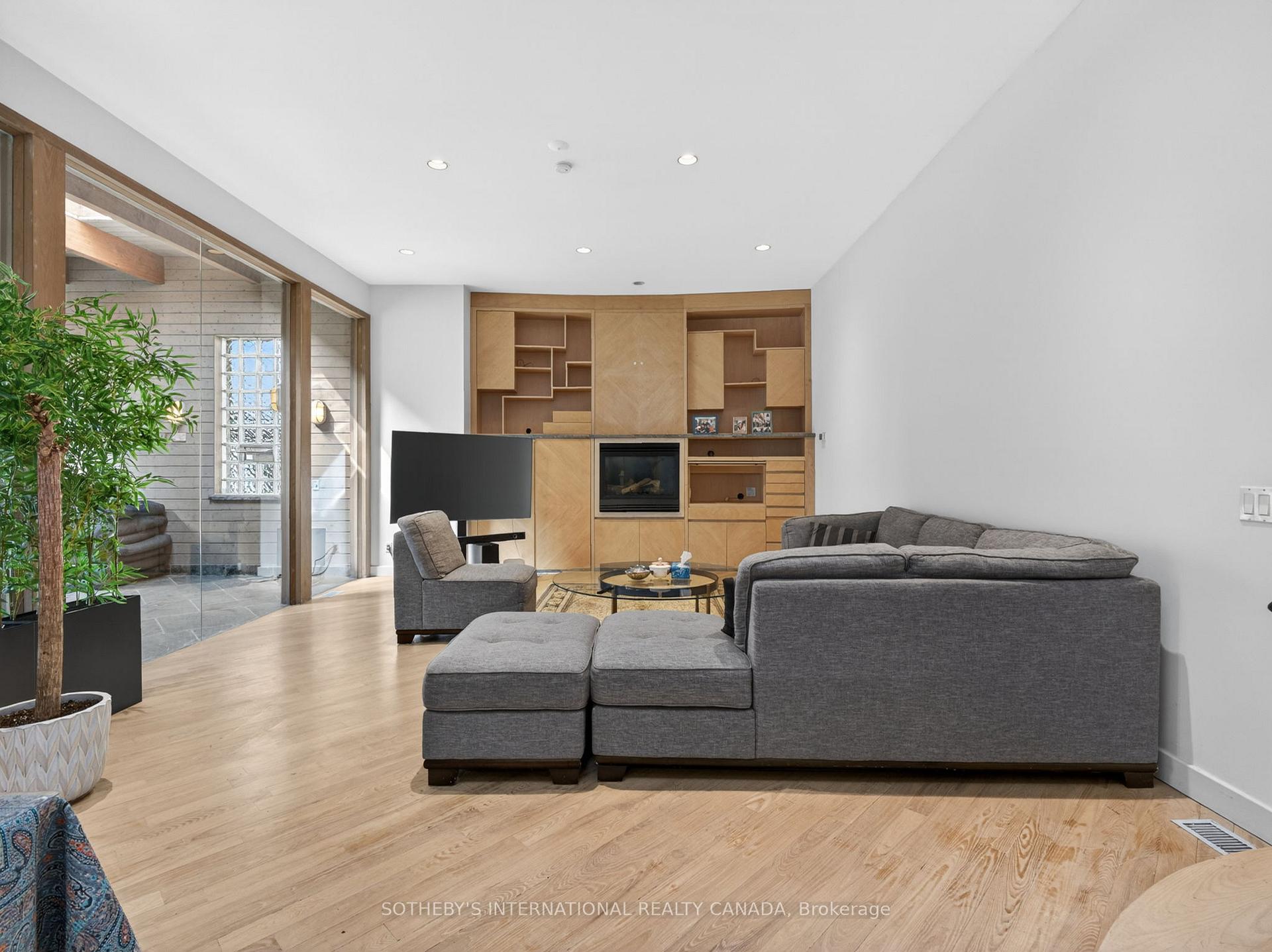 Photo 8 of 39 Burton Road, Toronto, Forest Hill South — HOMEH