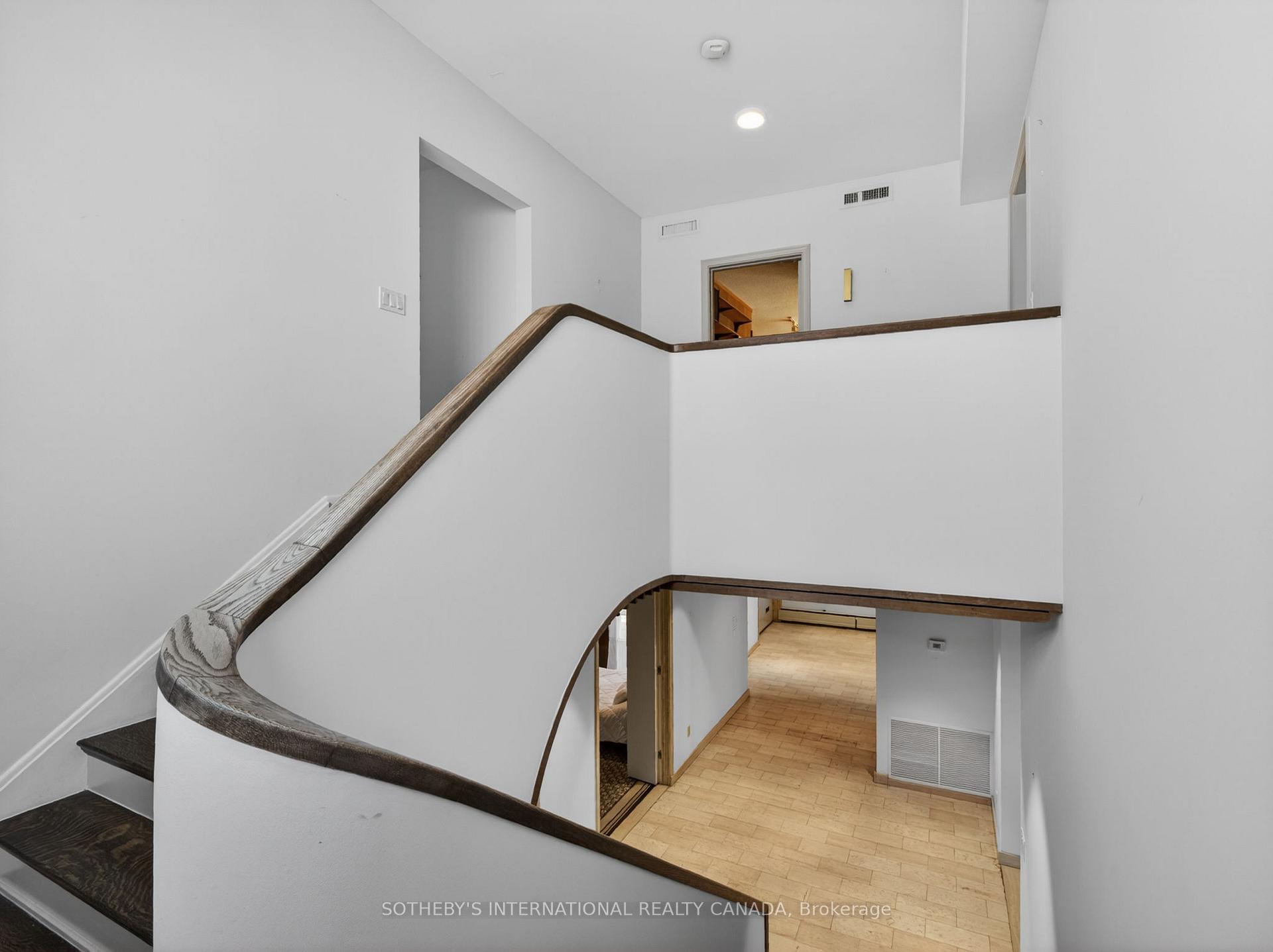 Photo 10 of 39 Burton Road, Toronto, Forest Hill South — HOMEH