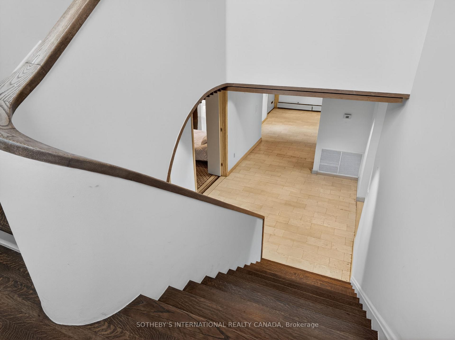 Photo 11 of 39 Burton Road, Toronto, Forest Hill South — HOMEH