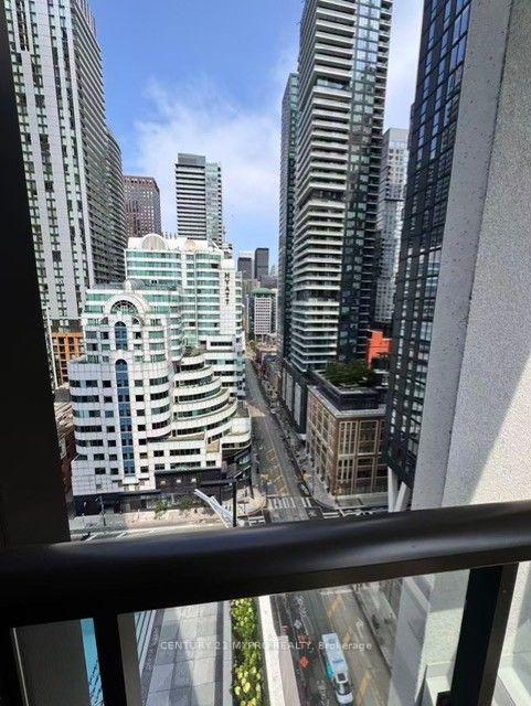 Photo 3 of 400 King Street W, Toronto, Waterfront Communities — HOMEH