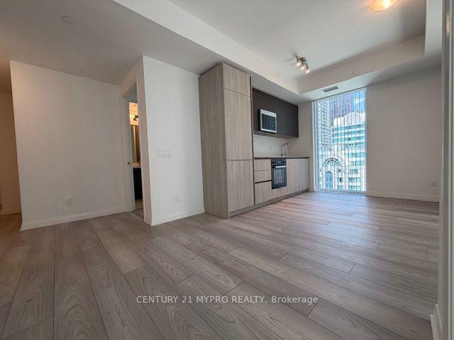 Photo 13 of 400 King Street W, Toronto, Waterfront Communities — HOMEH