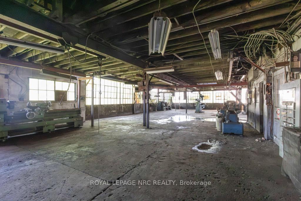 Photo 13 of 35 McGhie Street, St. Catharines, Downtown — HOMEH