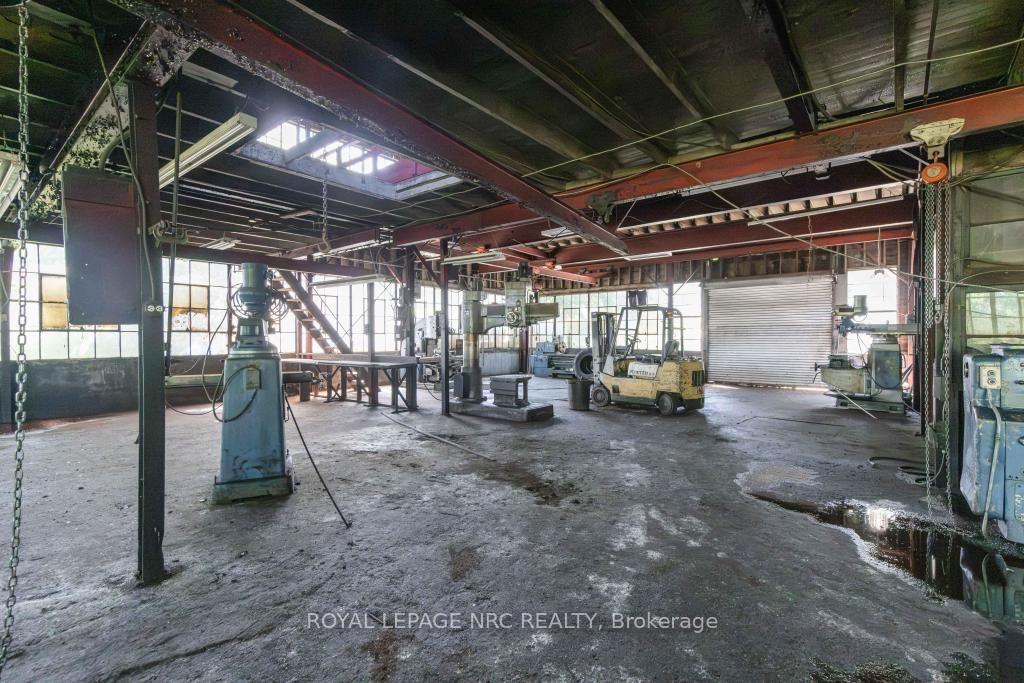 Photo 14 of 35 McGhie Street, St. Catharines, Downtown — HOMEH