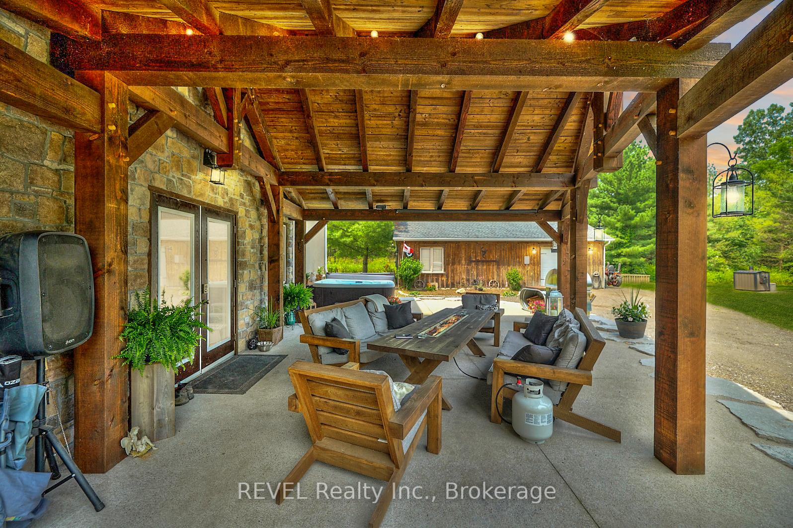 Photo 5 of 9695 Grassy Brook Road, Niagara Falls, Schisler — HOMEH