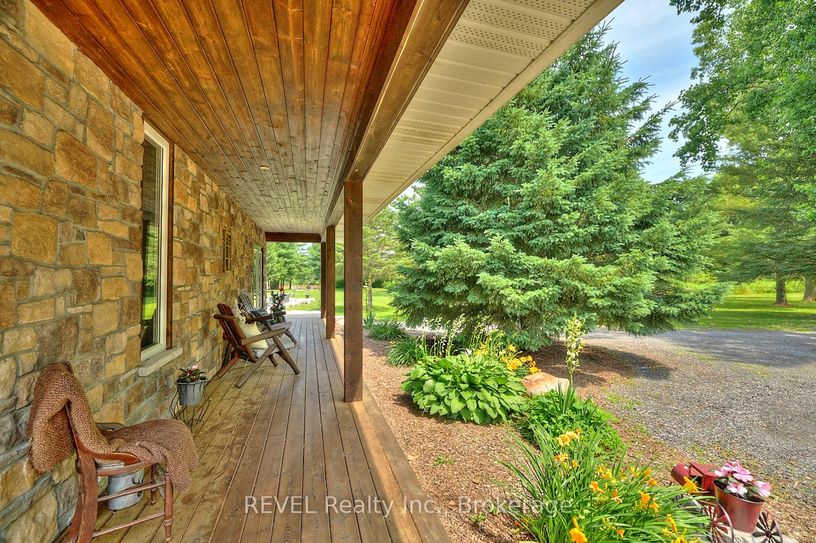 Photo 11 of 9695 Grassy Brook Road, Niagara Falls, Schisler — HOMEH