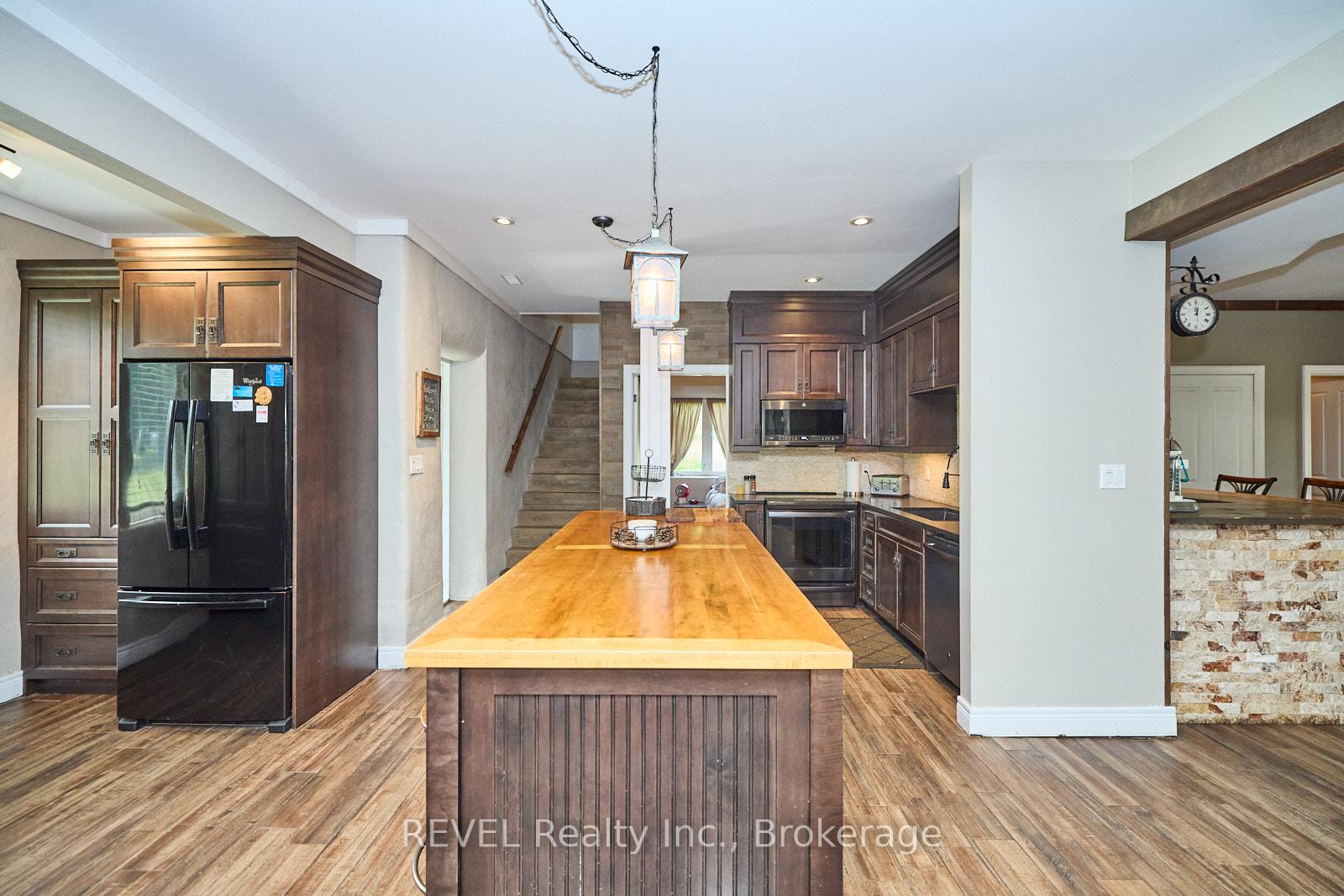 Photo 22 of 9695 Grassy Brook Road, Niagara Falls, Schisler — HOMEH