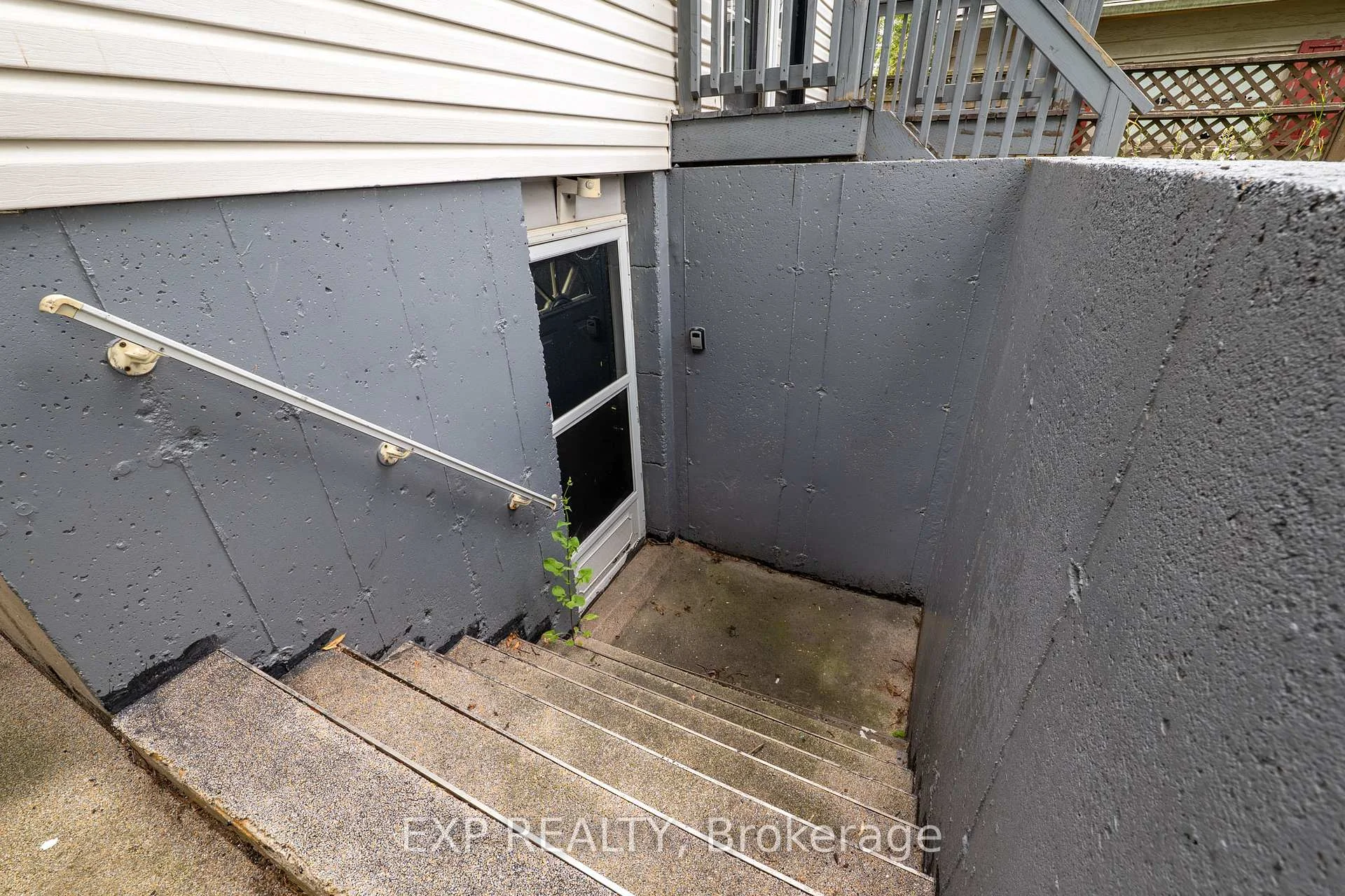 Photo 9 of 220 Geneva Street, St. Catharines, Downtown — HOMEH