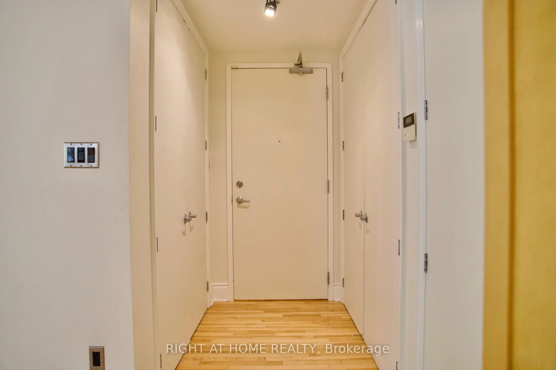 Photo 6 of Unit 109, 400 Mcleod Street, Ottawa, Ottawa Centre — HOMEH