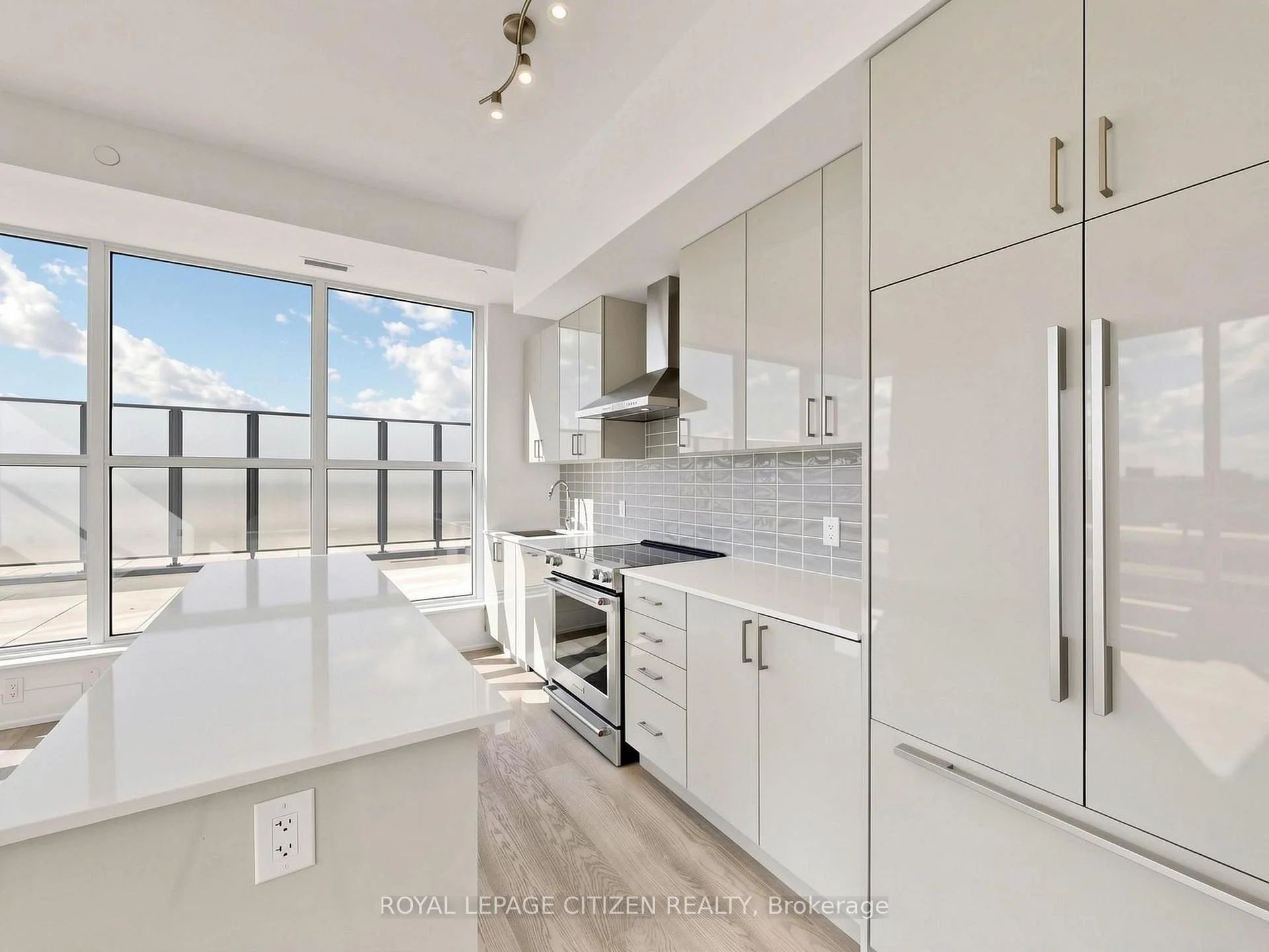 Photo 28 of Unit 707, 1063 Douglas Mccurdy Comm, Mississauga, Lakeview — HOMEH