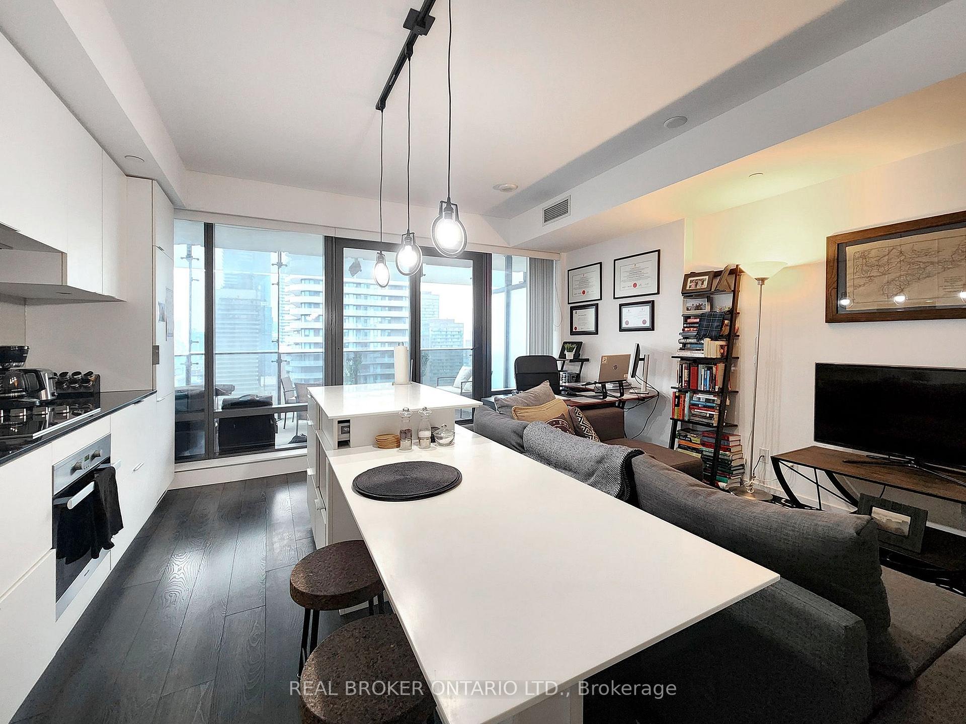 Photo 4 of Unit 2803, 5 St Joseph Street, Toronto, Bay Street Corridor — HOMEH
