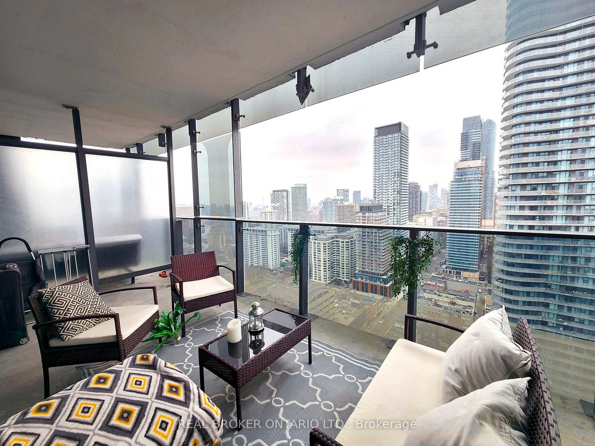 Photo 11 of Unit 2803, 5 St Joseph Street, Toronto, Bay Street Corridor — HOMEH