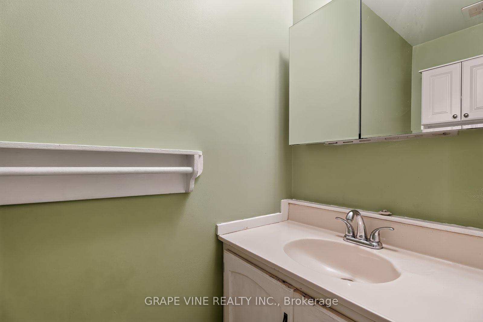 Photo 5 of 108 Fieldgate Drive, Ottawa, Barrhaven - Knollsbrook — HOMEH