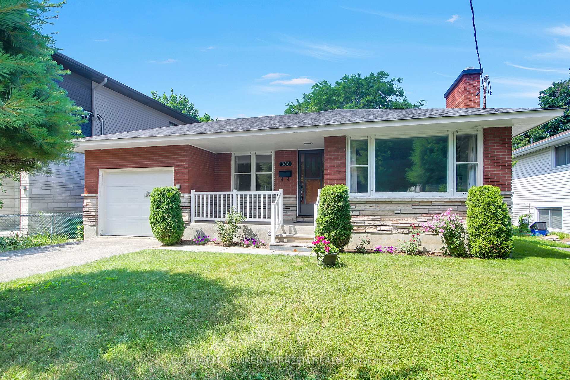 Front of 838 Maplewood Avenue