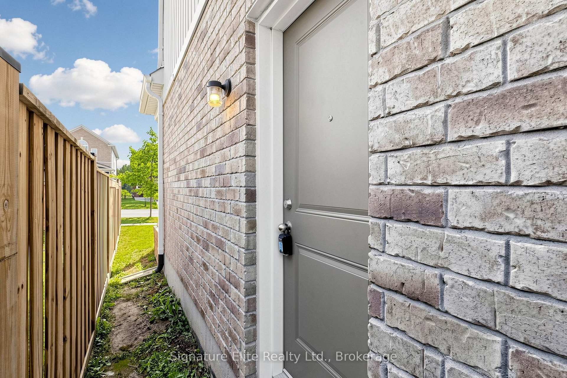 Photo 17 of Unit Unit B, 44 Cotton Street, Clarington, Bowmanville — HOMEH
