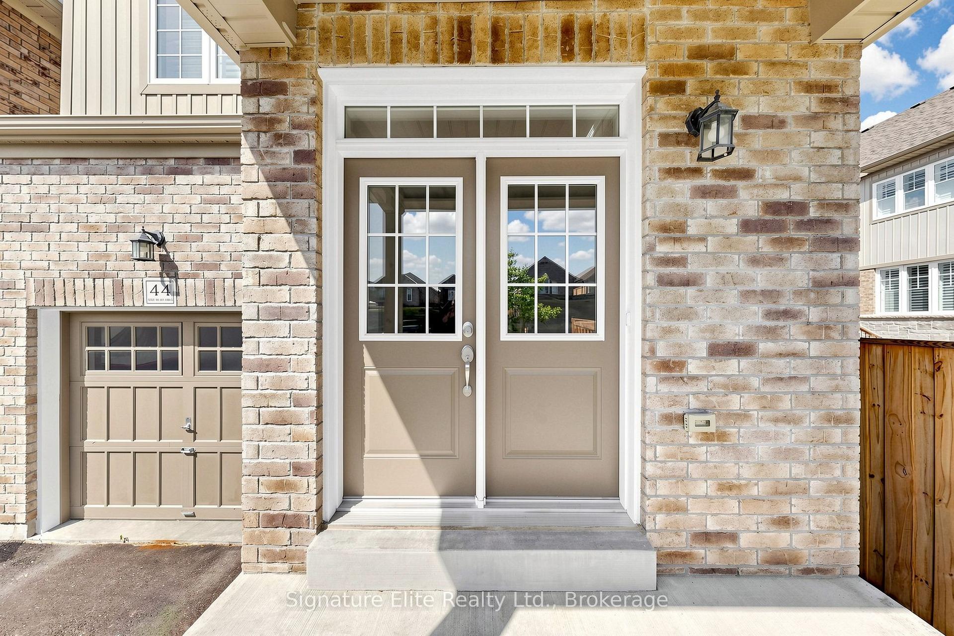 Photo 3 of Unit Unit A, 44 Cotton Street, Clarington, Bowmanville — HOMEH
