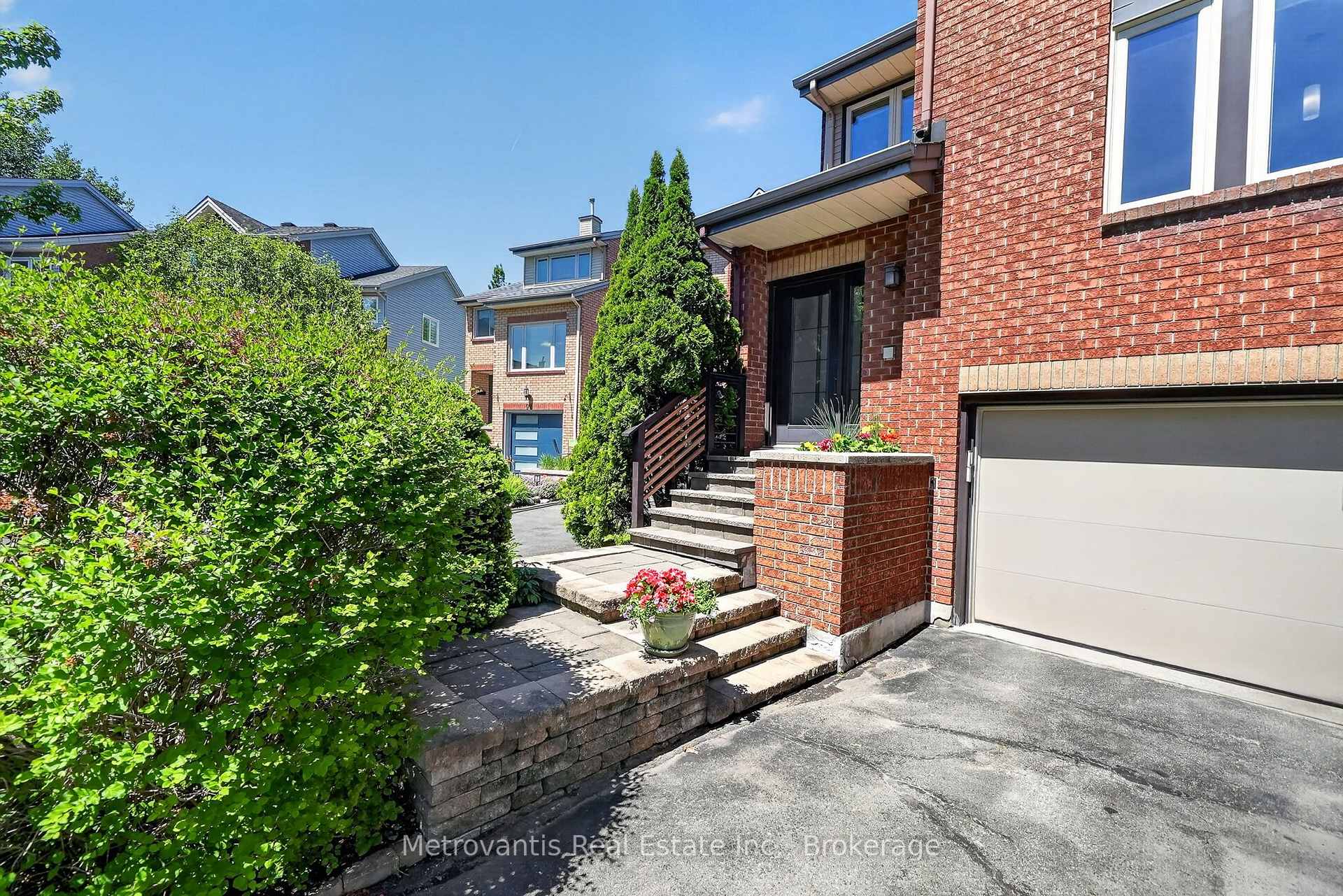 Photo 4 of 89 Dunbarton Court, Ottawa, Cardinal Glen — HOMEH