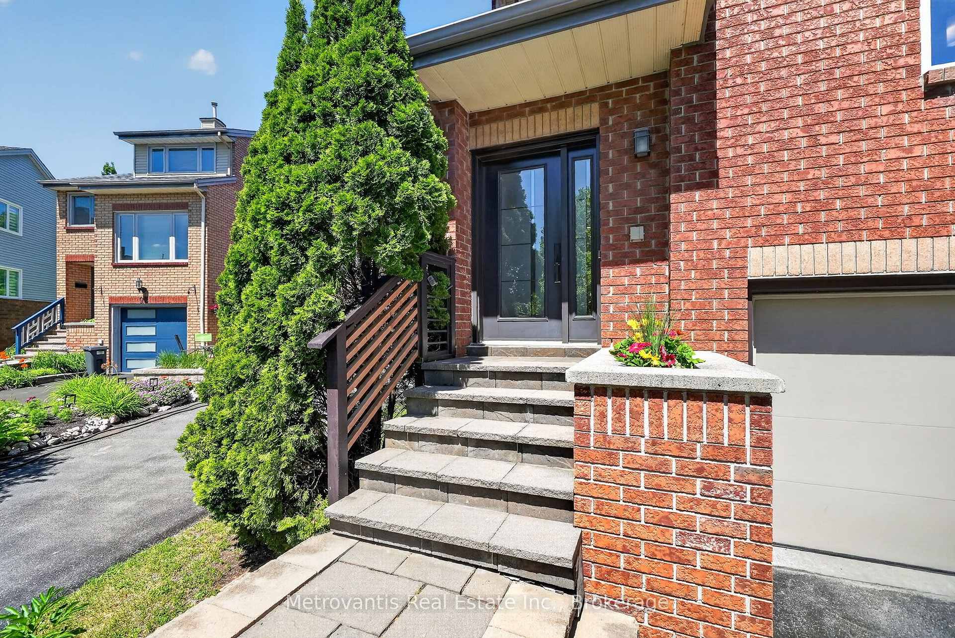 Photo 5 of 89 Dunbarton Court, Ottawa, Cardinal Glen — HOMEH