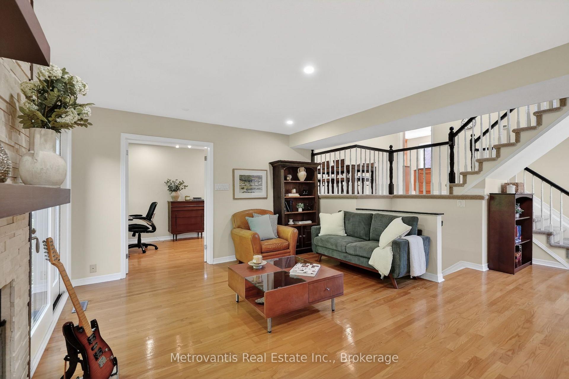 Photo 10 of 89 Dunbarton Court, Ottawa, Cardinal Glen — HOMEH