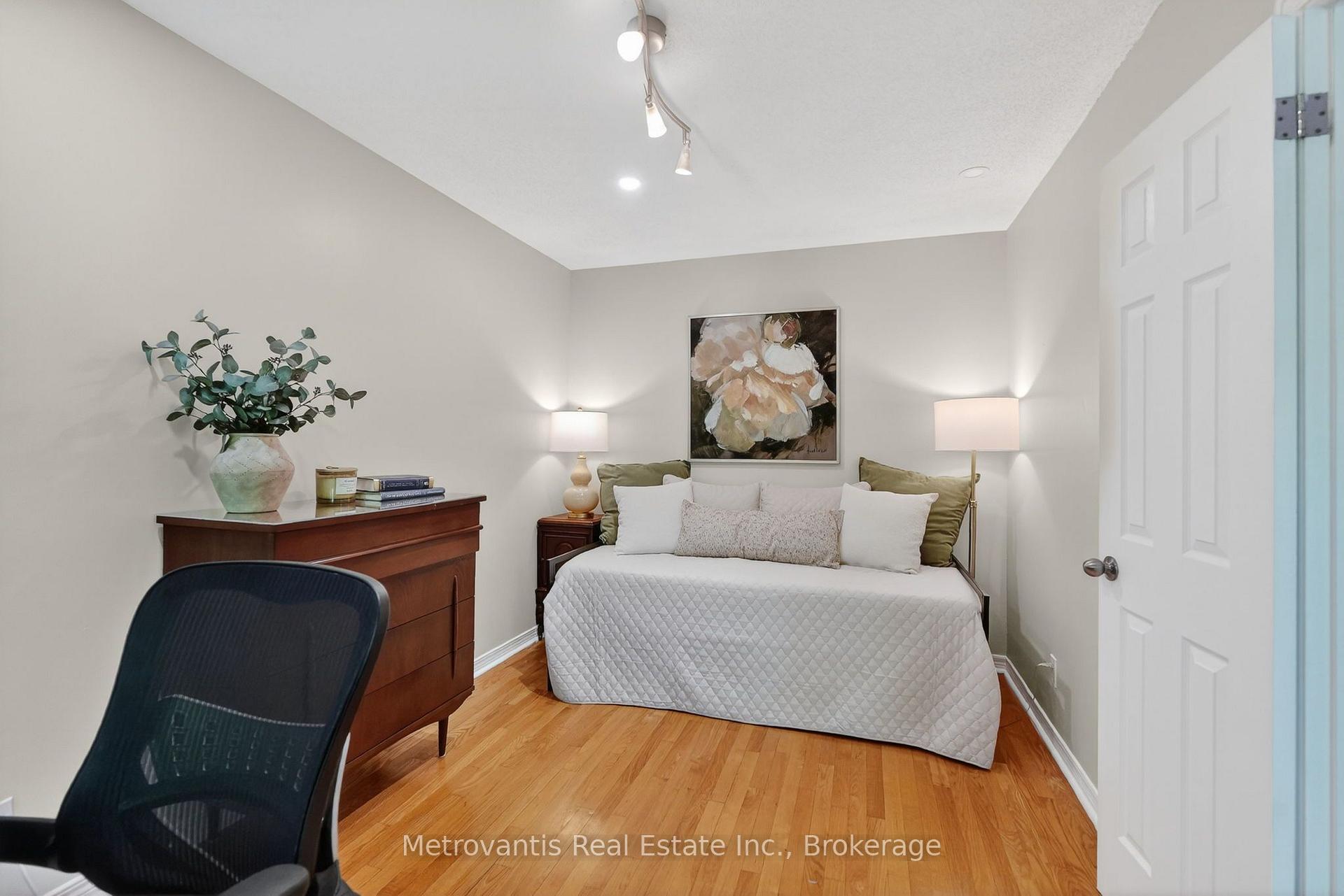 Photo 12 of 89 Dunbarton Court, Ottawa, Cardinal Glen — HOMEH