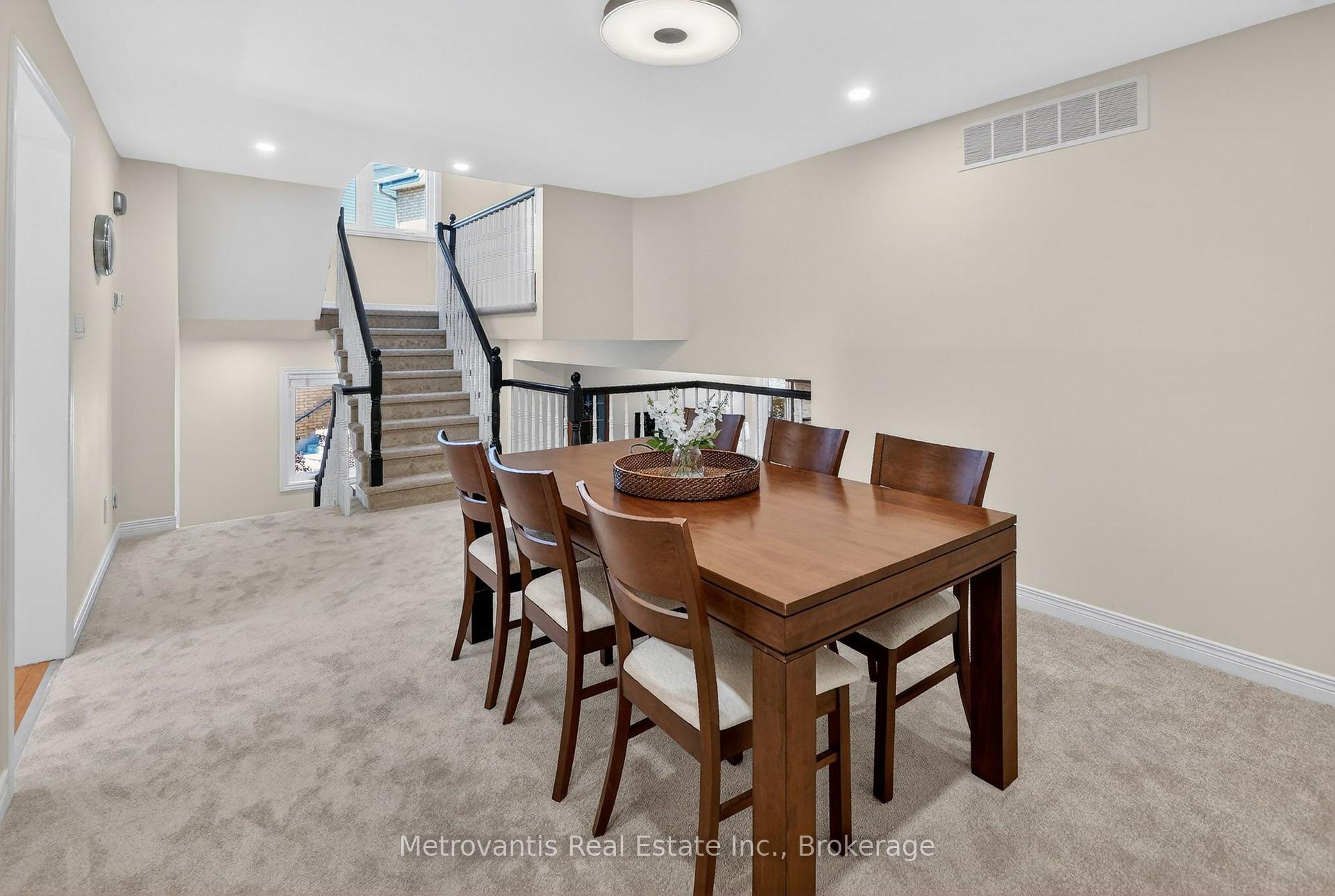 Photo 15 of 89 Dunbarton Court, Ottawa, Cardinal Glen — HOMEH