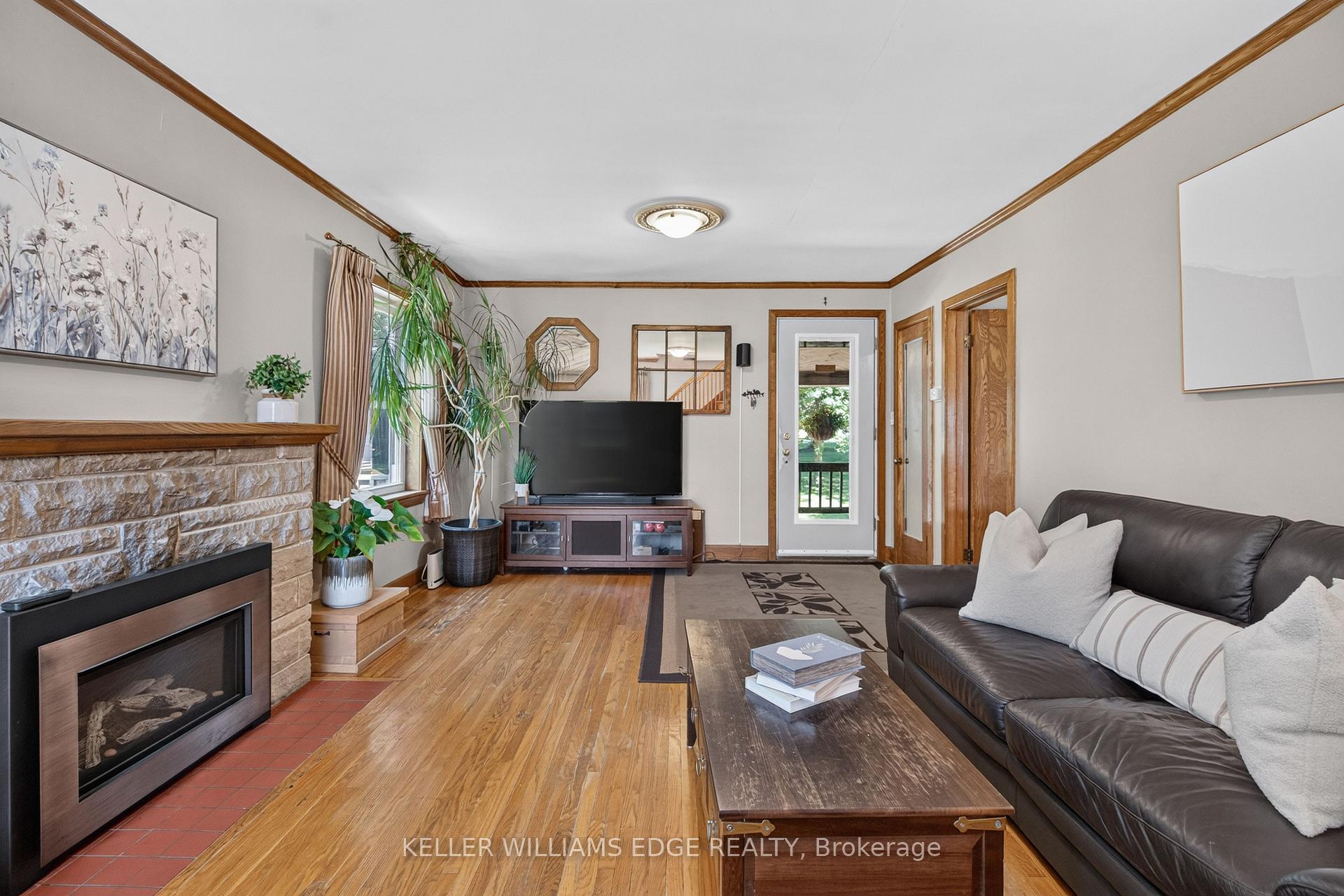 Photo 15 of 162 5TH Concession Road E, Hamilton, Rural Flamborough — HOMEH