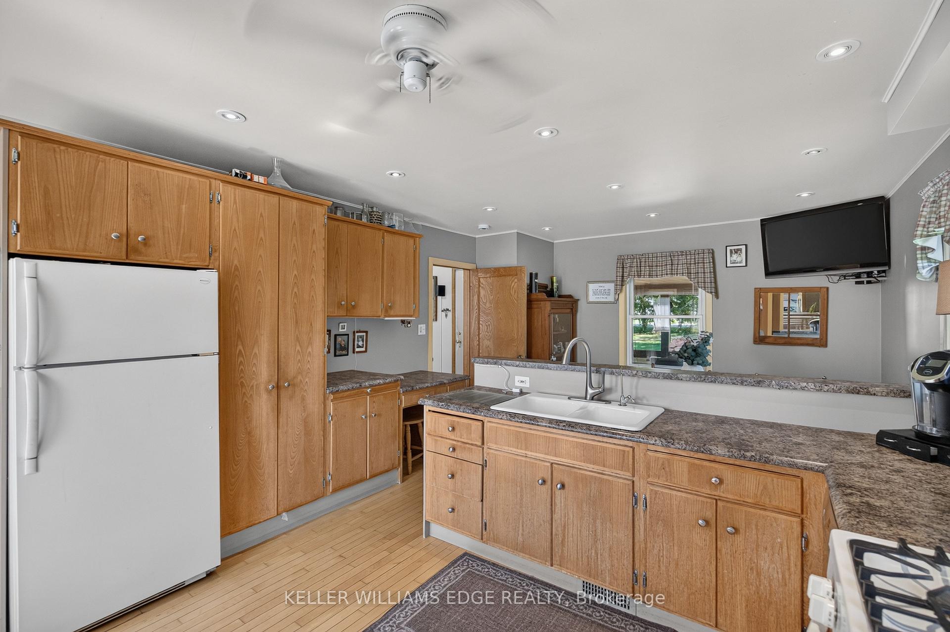 Photo 24 of 162 5TH Concession Road E, Hamilton, Rural Flamborough — HOMEH