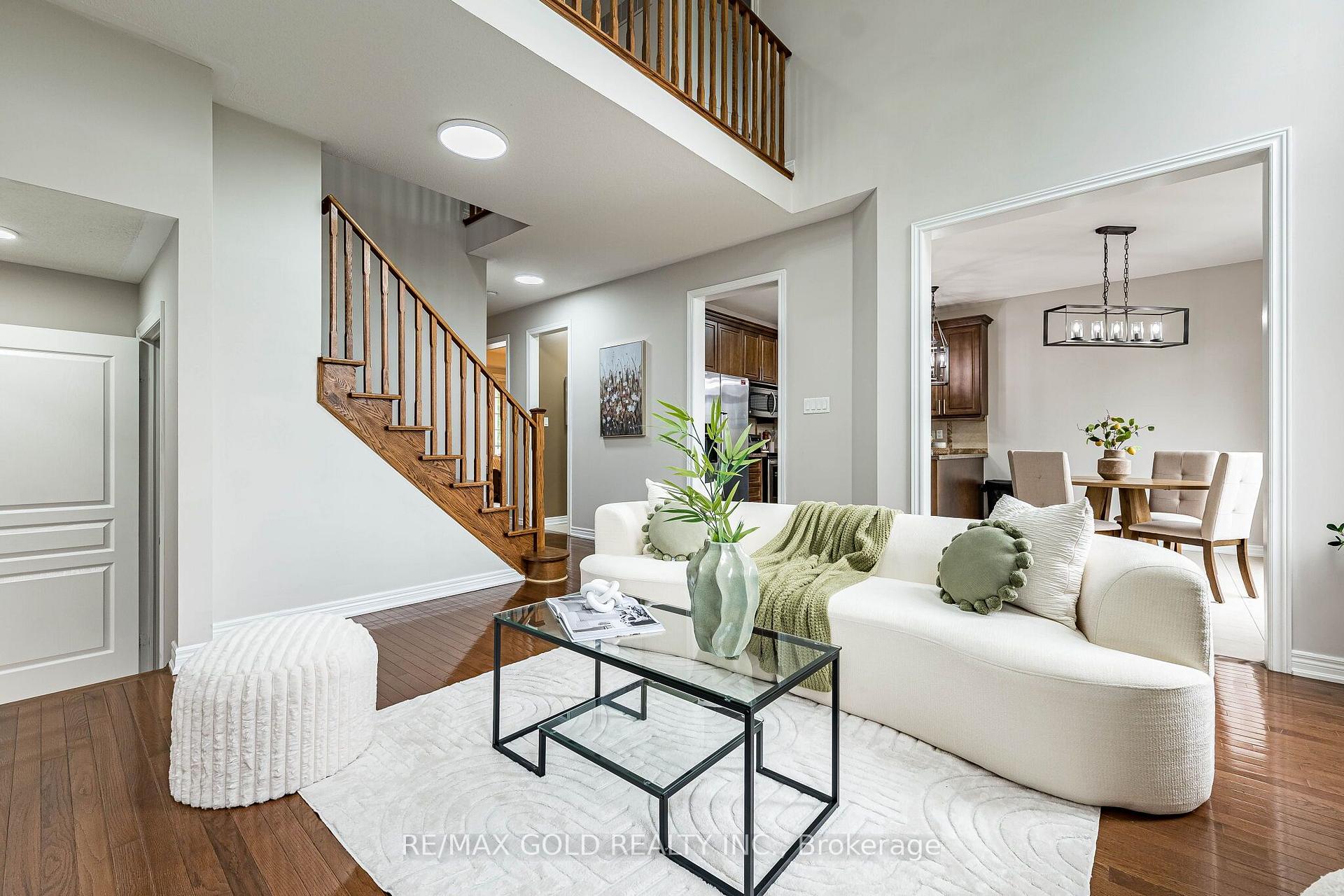 Photo 14 of 52 Moldovan Drive, Brampton, Sandringham-Wellington — HOMEH