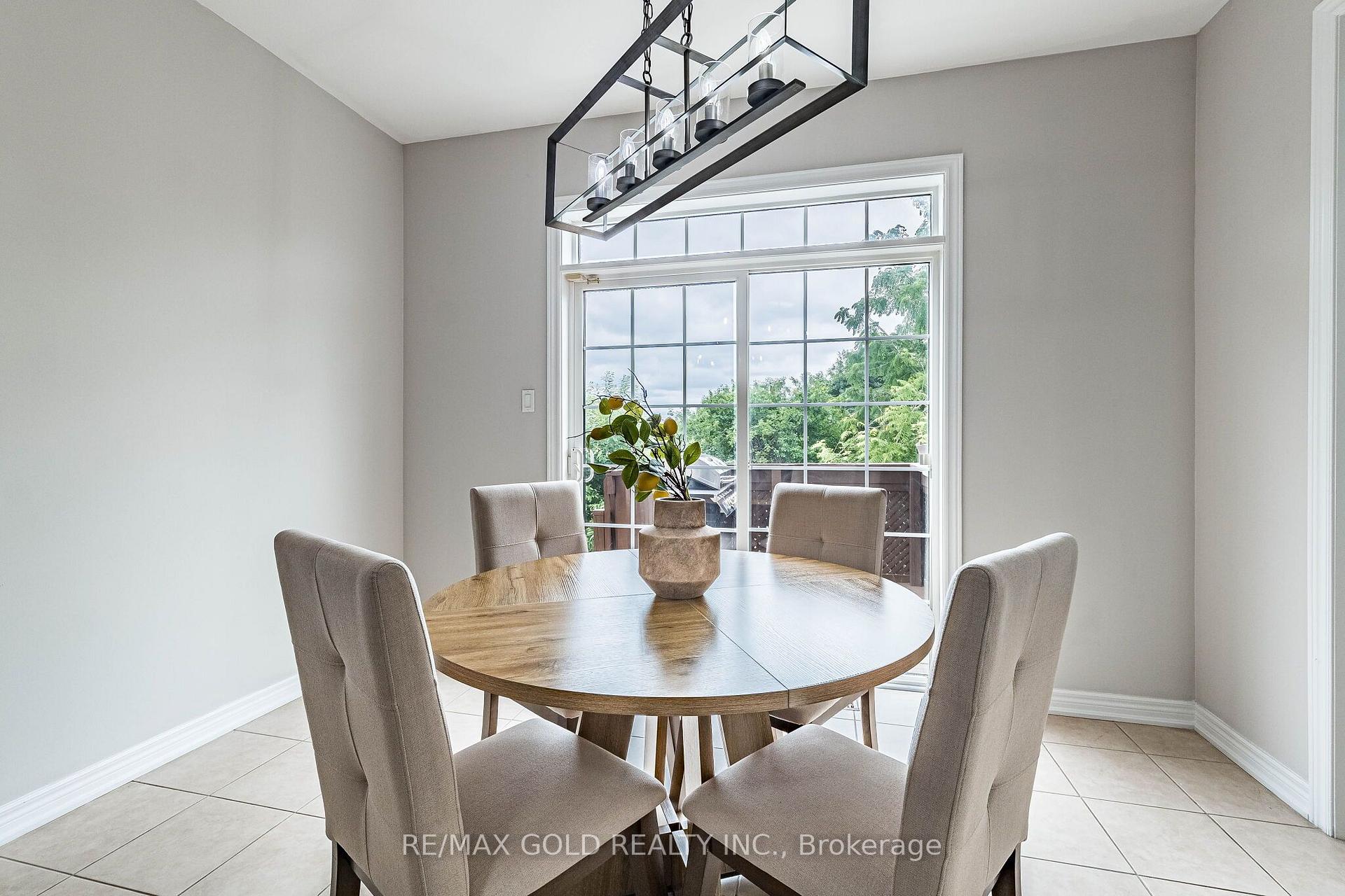 Photo 20 of 52 Moldovan Drive, Brampton, Sandringham-Wellington — HOMEH