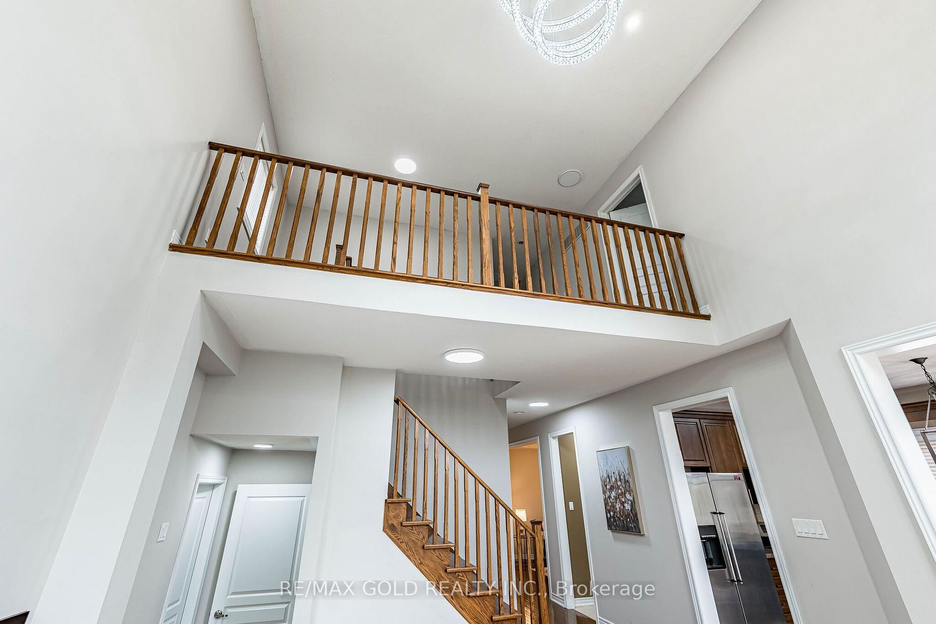 Photo 21 of 52 Moldovan Drive, Brampton, Sandringham-Wellington — HOMEH