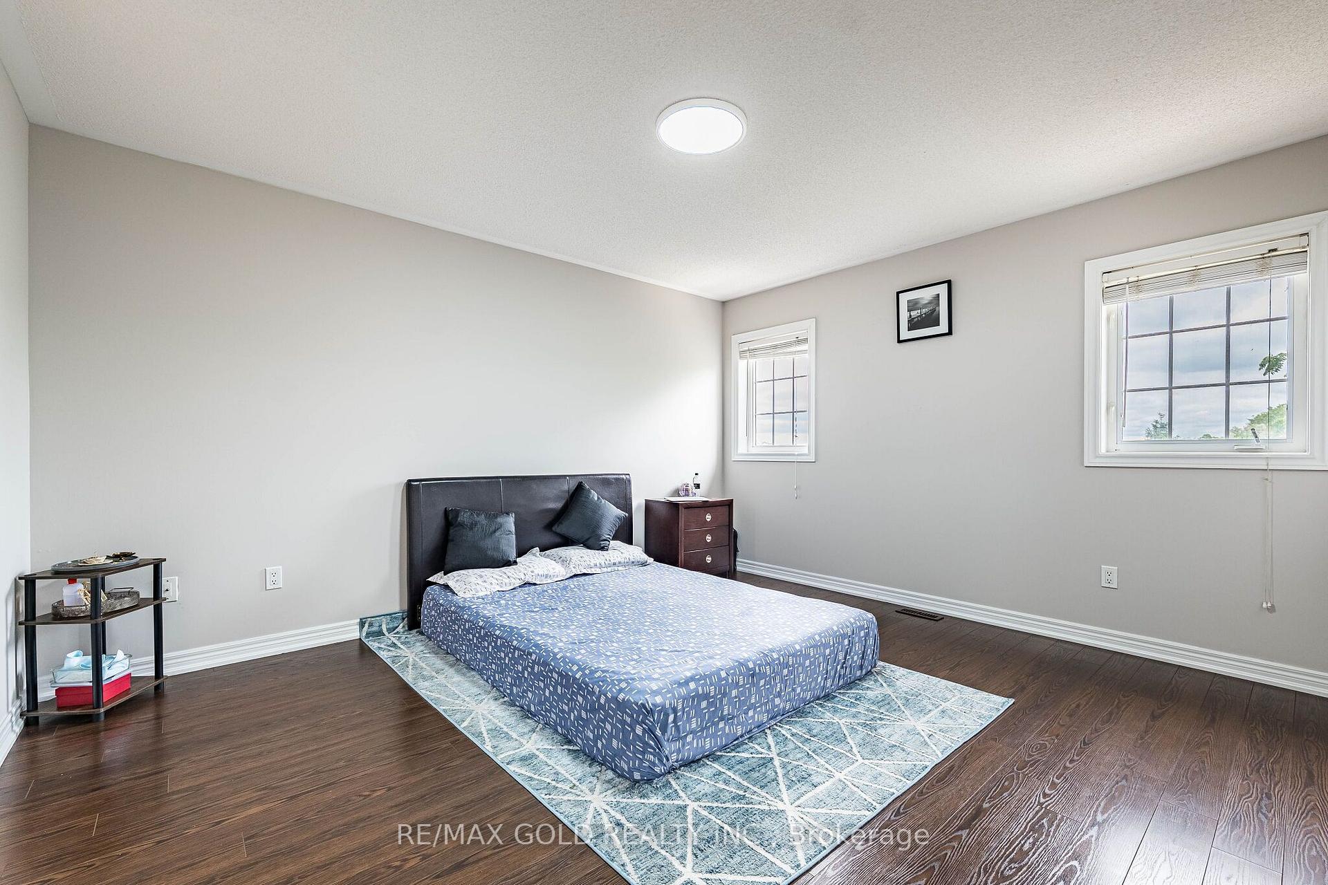 Photo 23 of 52 Moldovan Drive, Brampton, Sandringham-Wellington — HOMEH