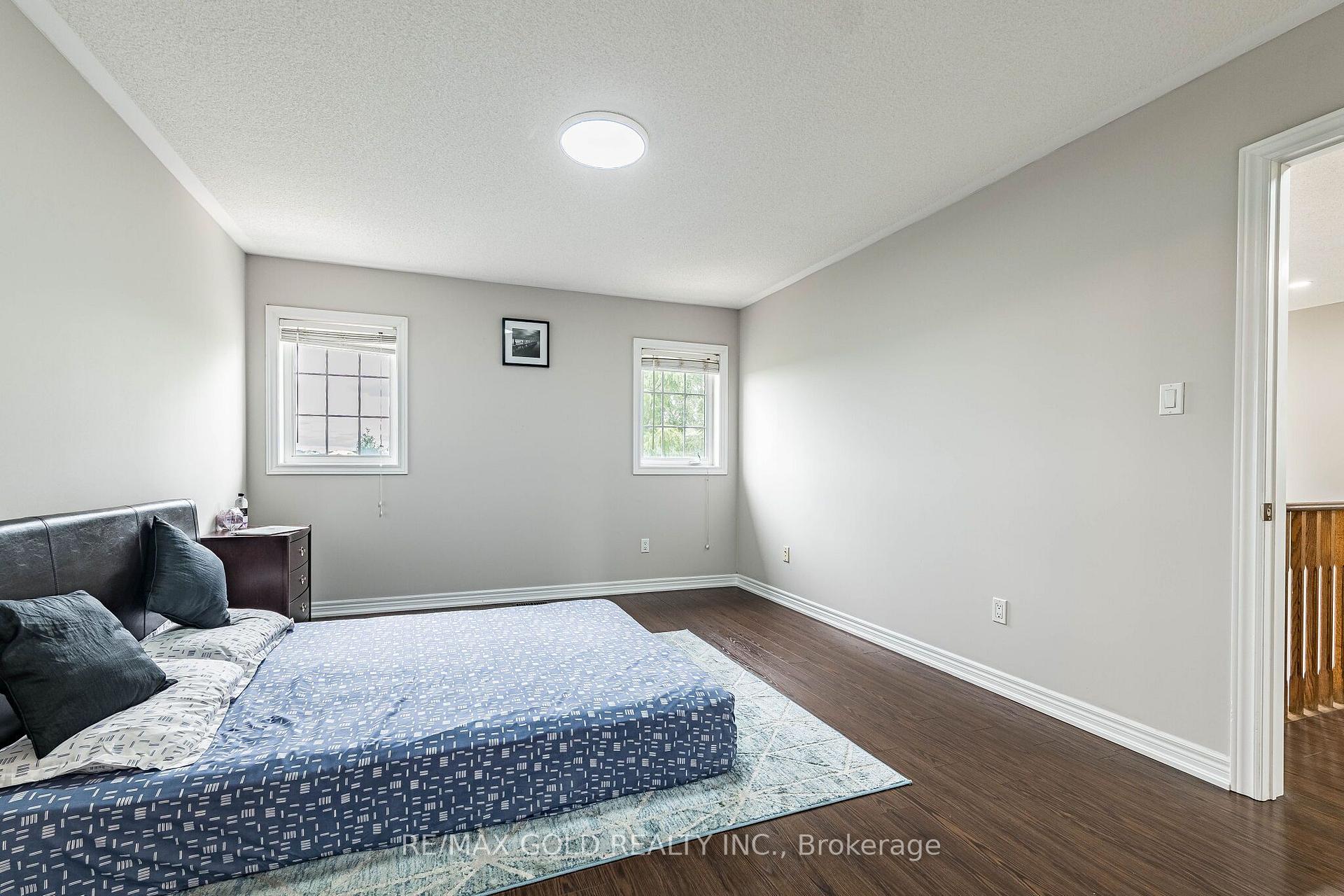 Photo 24 of 52 Moldovan Drive, Brampton, Sandringham-Wellington — HOMEH